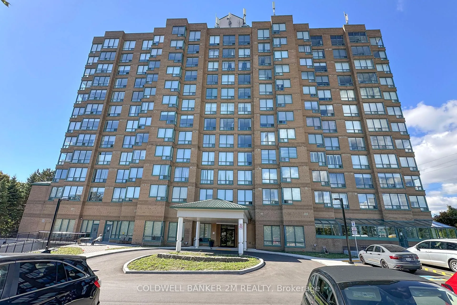 Front of Unit 1209, 711 Rossland Road E