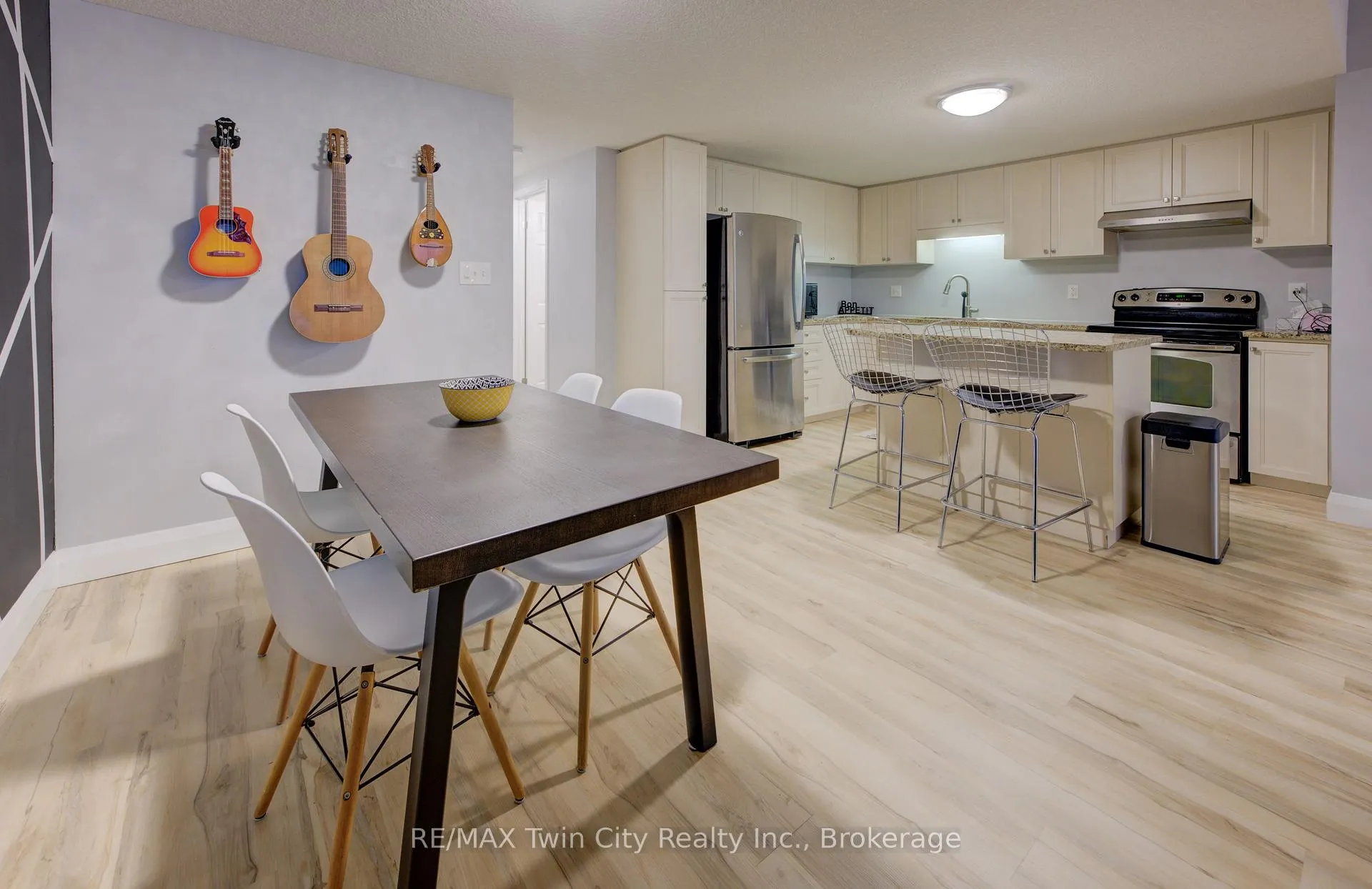 Photo 12 of Unit G, 1694 Fischer Hallman Road, Waterloo — HOMEH