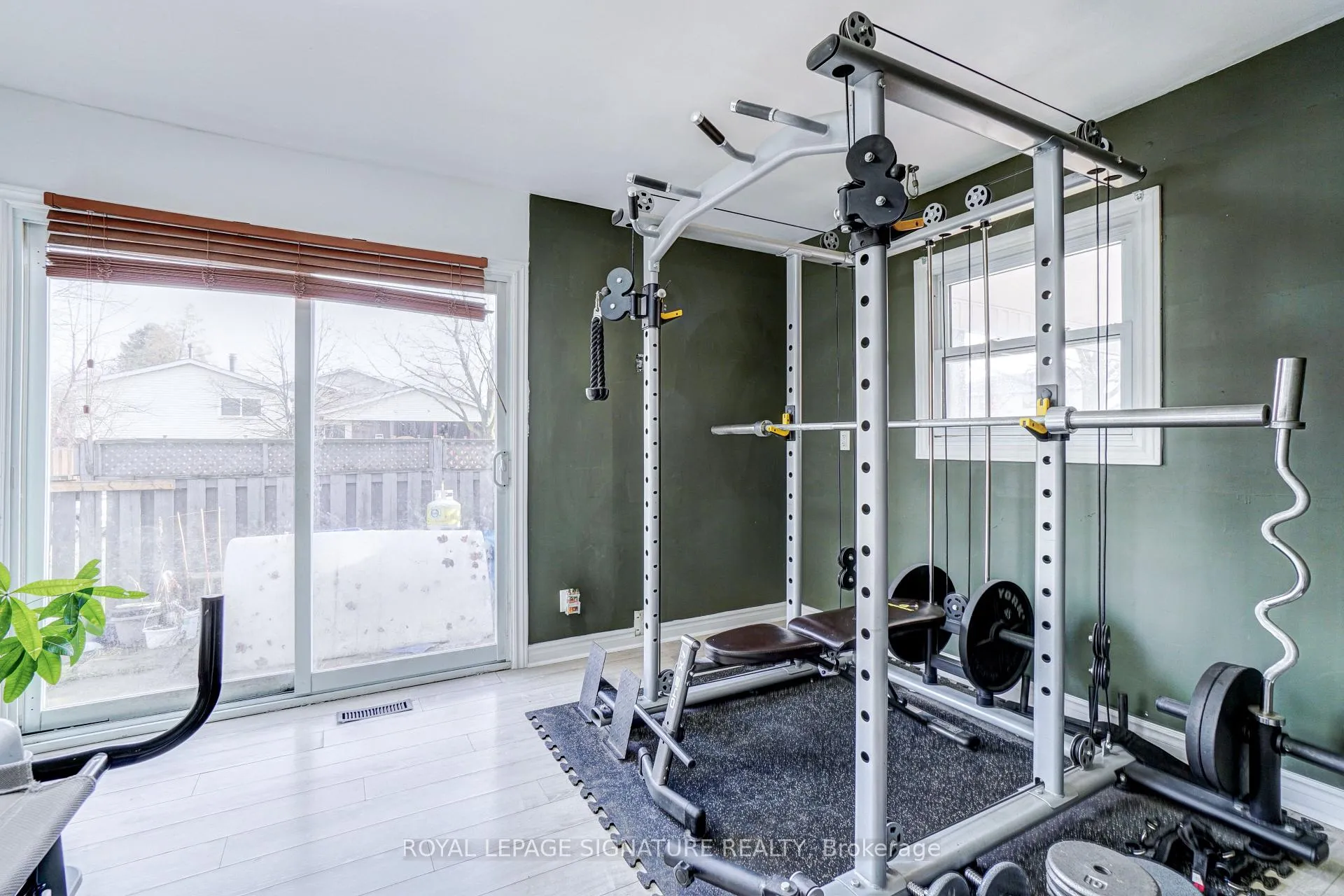 Photo 13 of 124 Ormond Drive, Oshawa, Samac — HOMEH