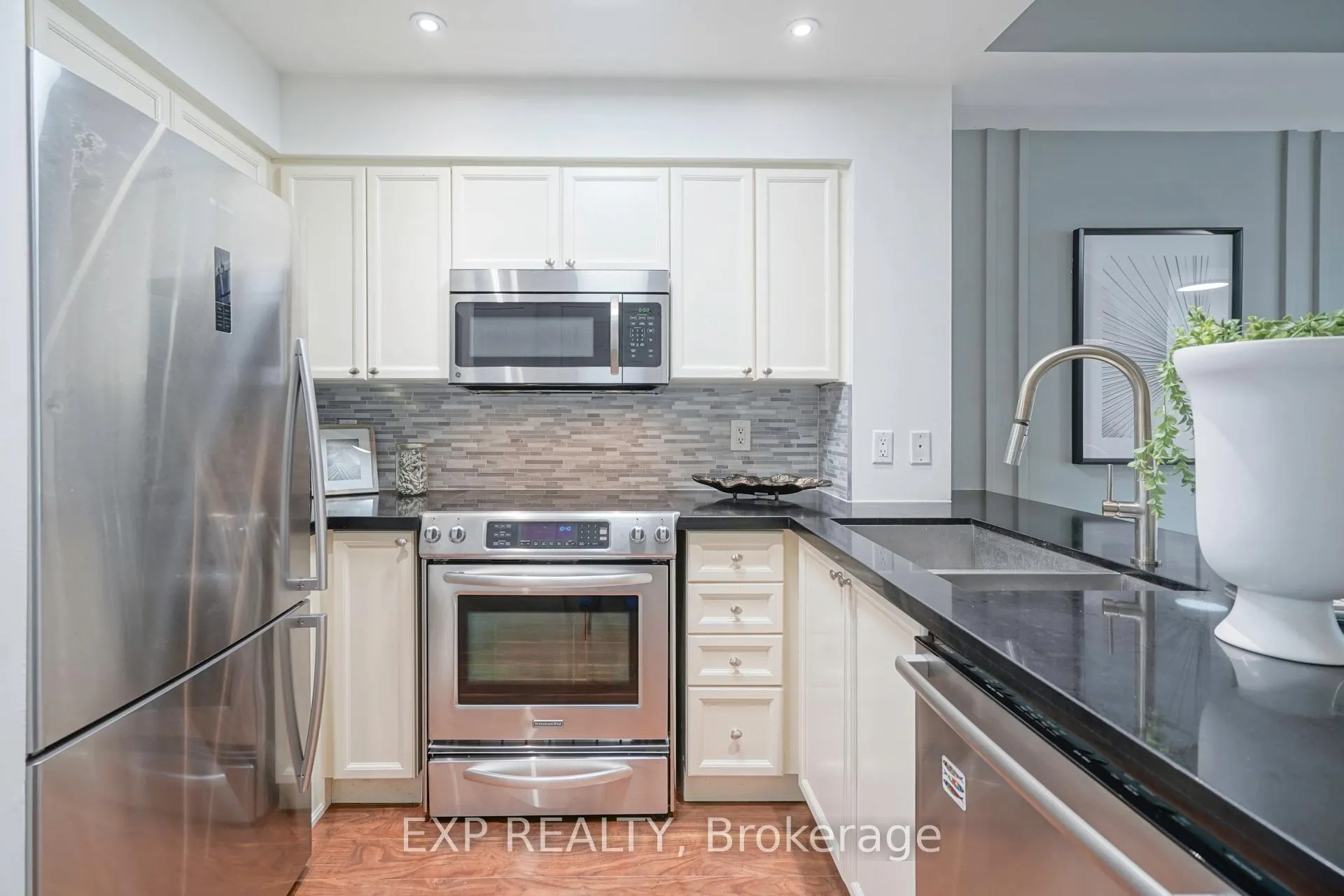 Photo 8 of Unit 632, 38 Stadium Road, Toronto, Waterfront Communities — HOMEH