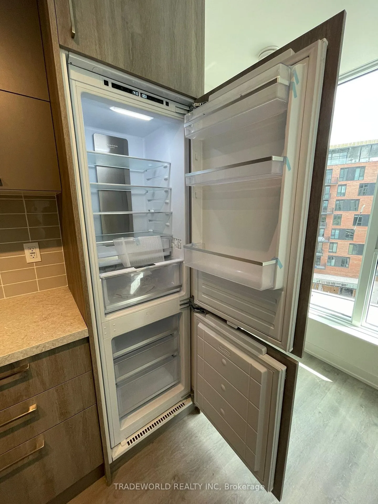 Photo 4 of Unit 708, 38 Simcoe Promenade, Markham, Unionville — HOMEH