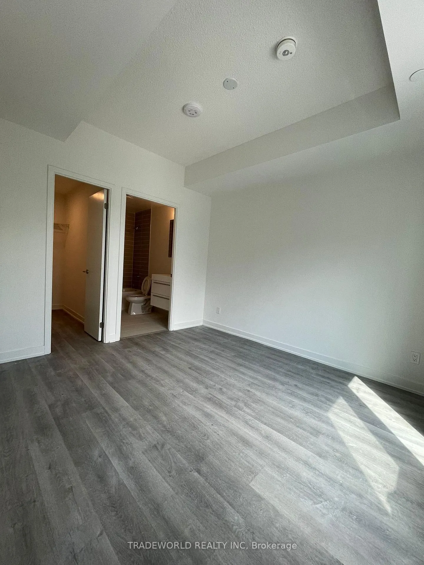 Photo 5 of Unit 708, 38 Simcoe Promenade, Markham, Unionville — HOMEH