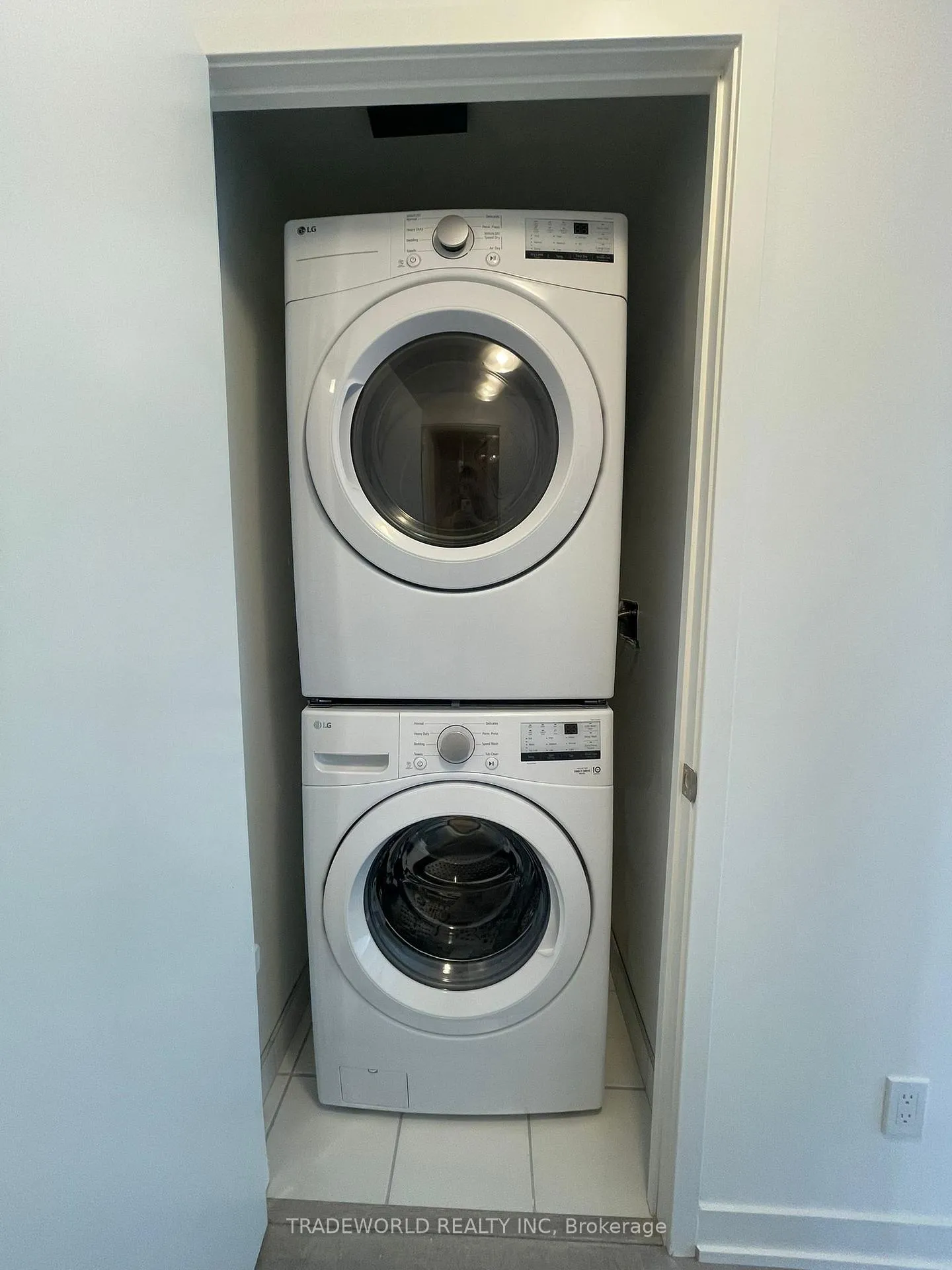 Photo 12 of Unit 708, 38 Simcoe Promenade, Markham, Unionville — HOMEH