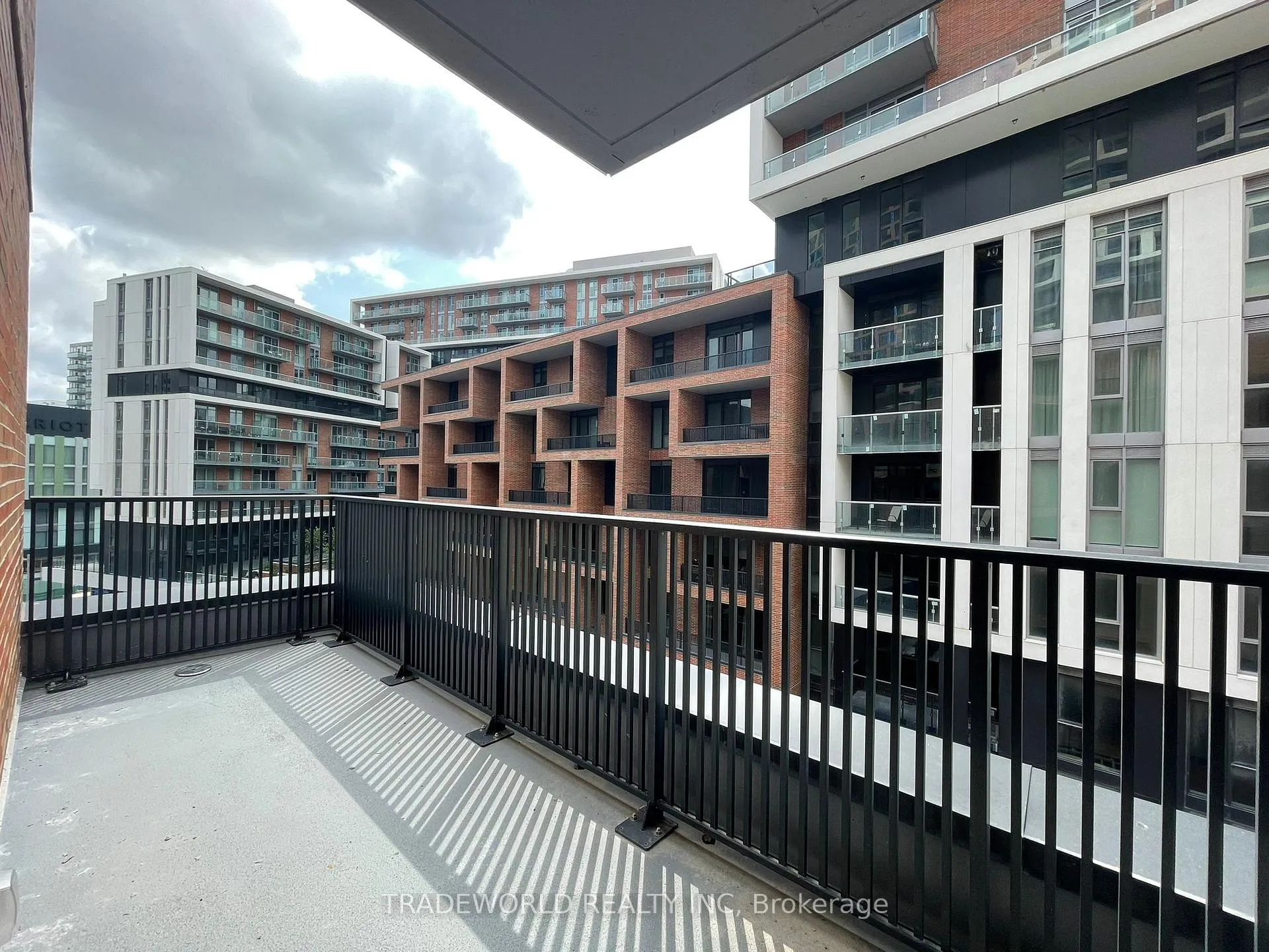 Photo 13 of Unit 708, 38 Simcoe Promenade, Markham, Unionville — HOMEH