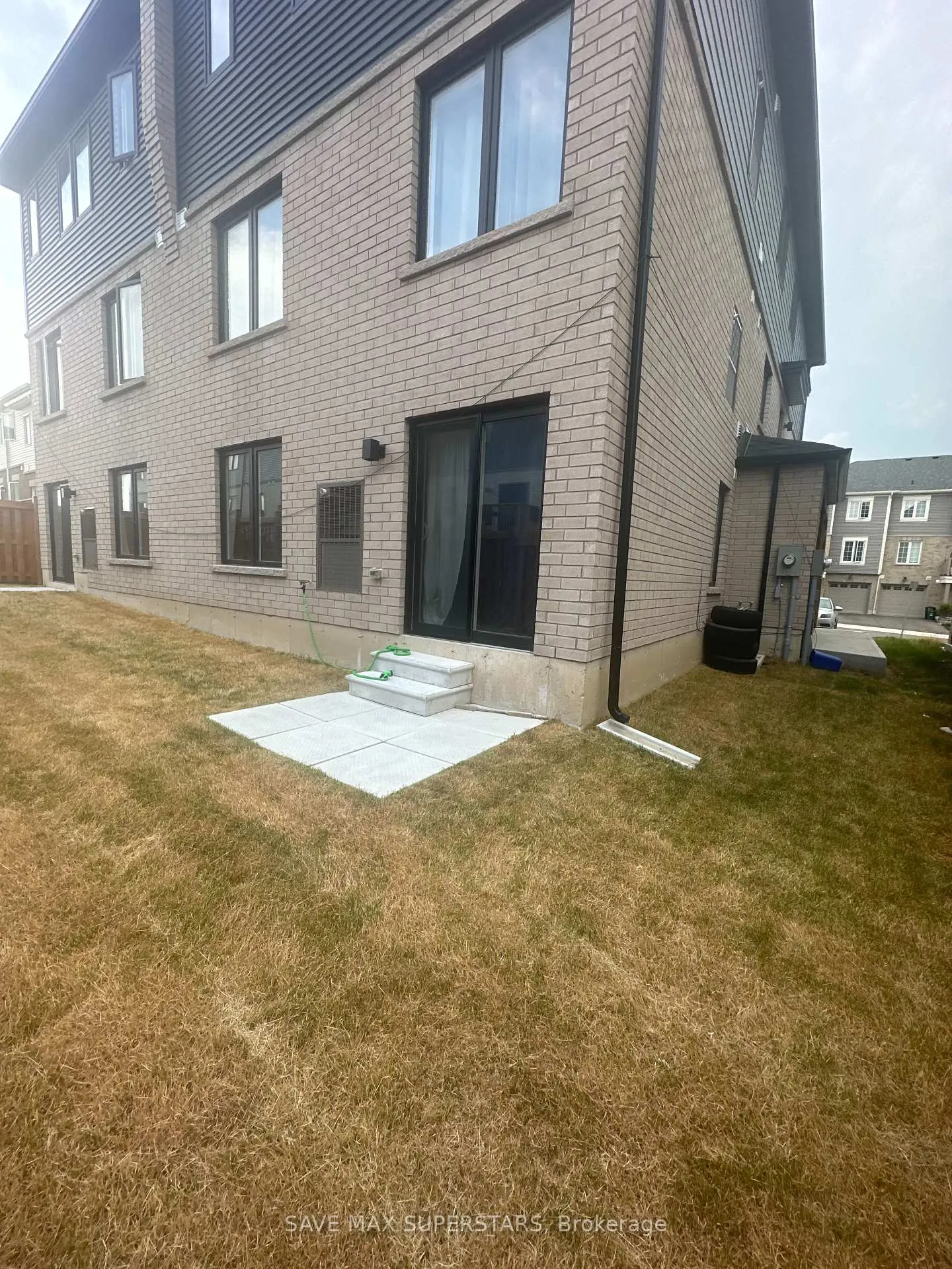 Photo 2 of Unit 1, 14 Wagon Lane, Barrie, Rural Barrie Southeast — HOMEH