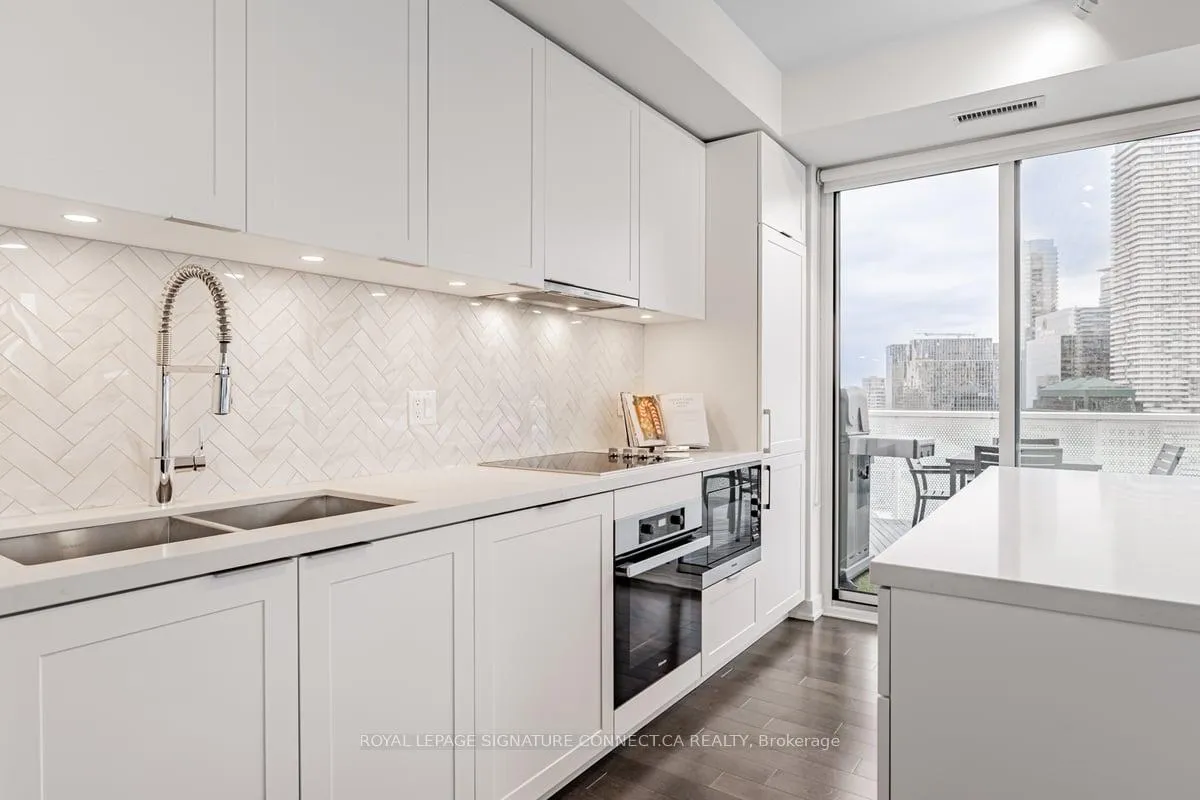 Photo 6 of Unit 3405, 15 Queens Quay E, Toronto, Waterfront Communities — HOMEH