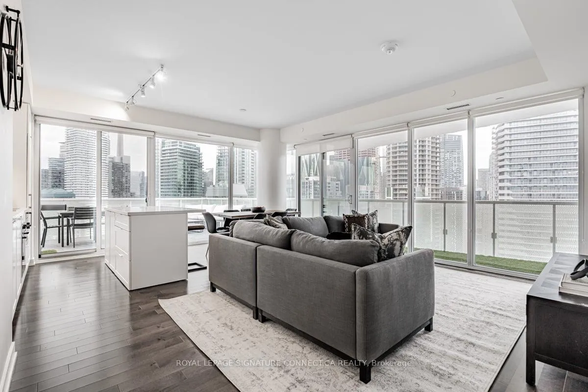 Photo 10 of Unit 3405, 15 Queens Quay E, Toronto, Waterfront Communities — HOMEH