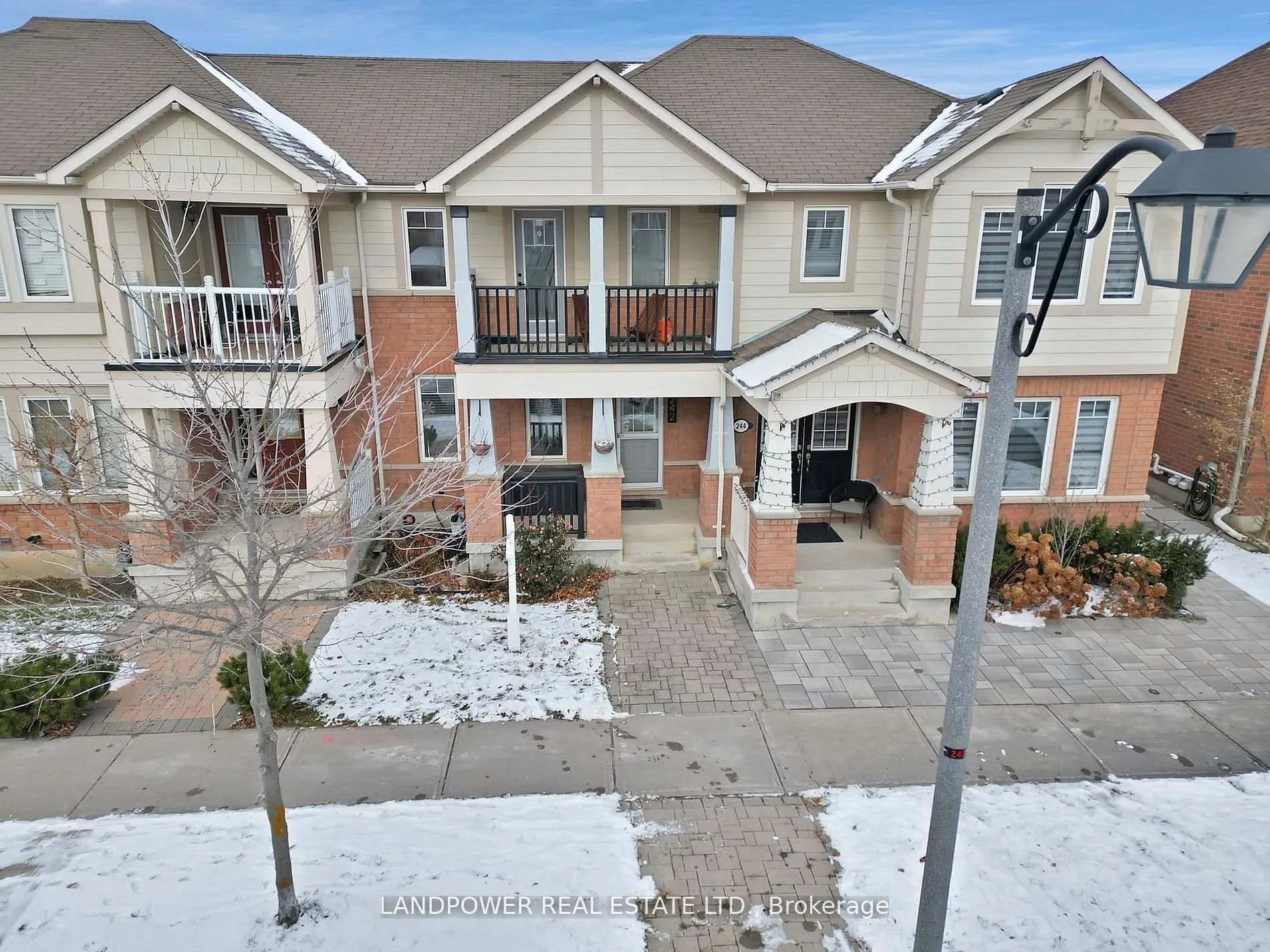 Photo 3 of 242 White's Hill Avenue, Markham, Cornell — HOMEH