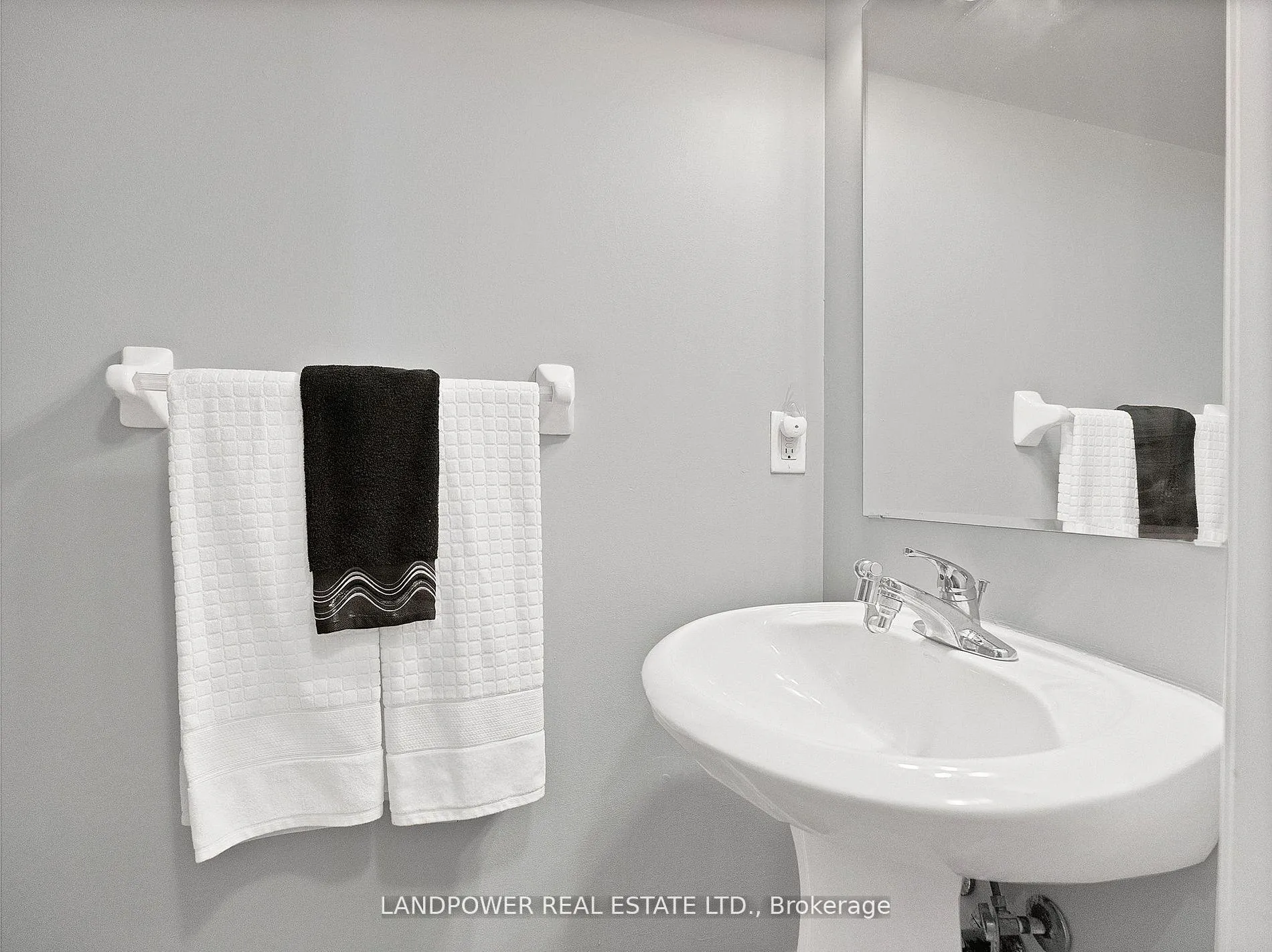 Photo 27 of 242 White's Hill Avenue, Markham, Cornell — HOMEH