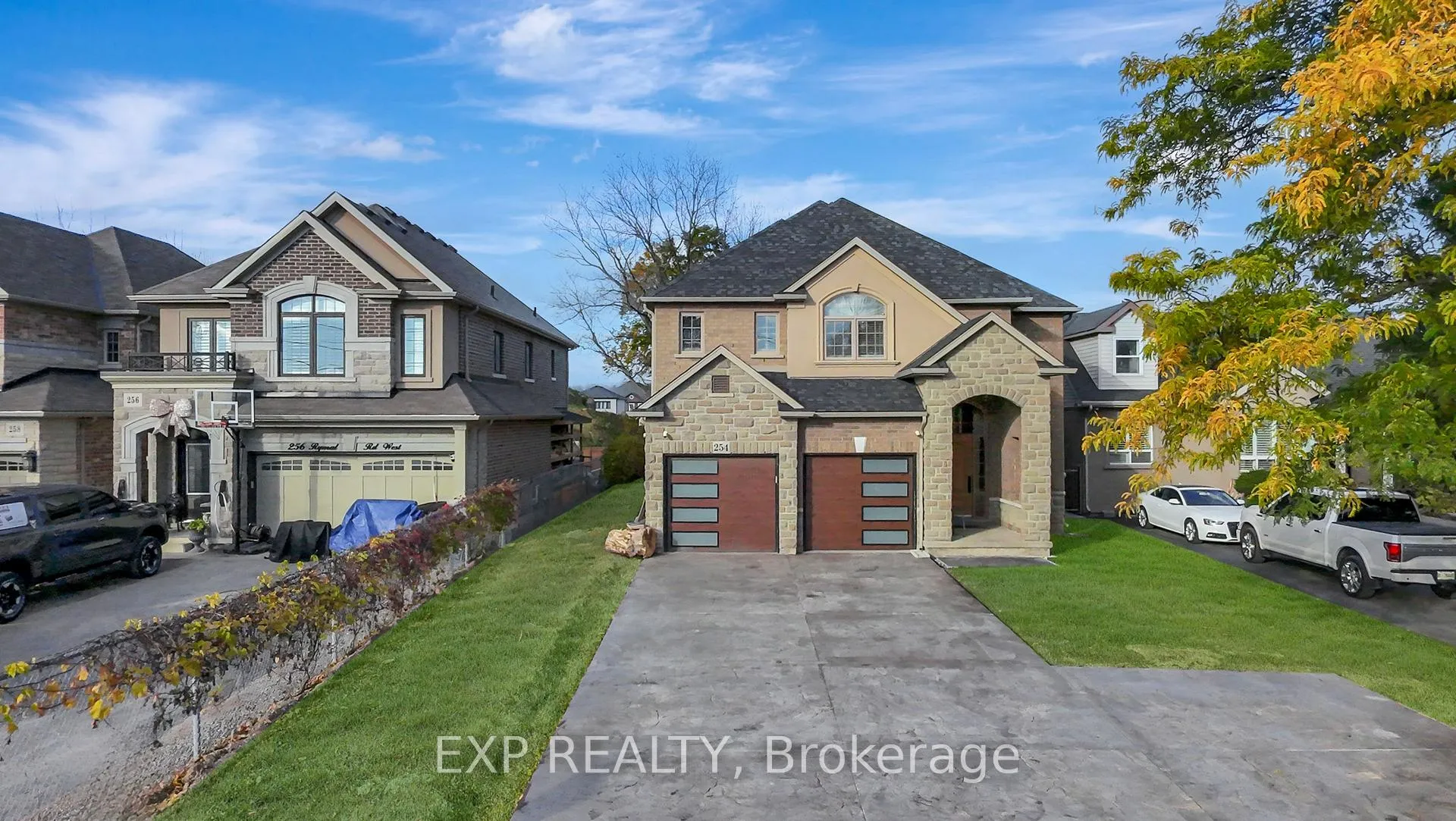 Photo 2 of 254 Rymal Road W, Hamilton, Sheldon — HOMEH