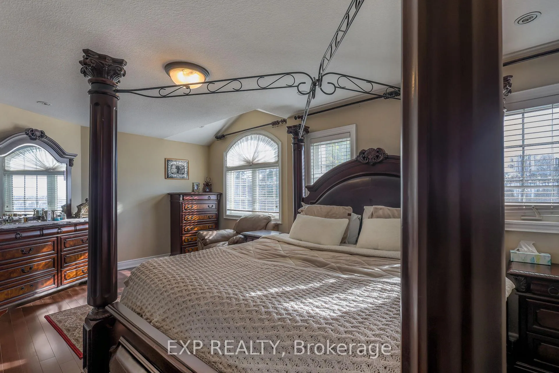 Photo 13 of 254 Rymal Road W, Hamilton, Sheldon — HOMEH