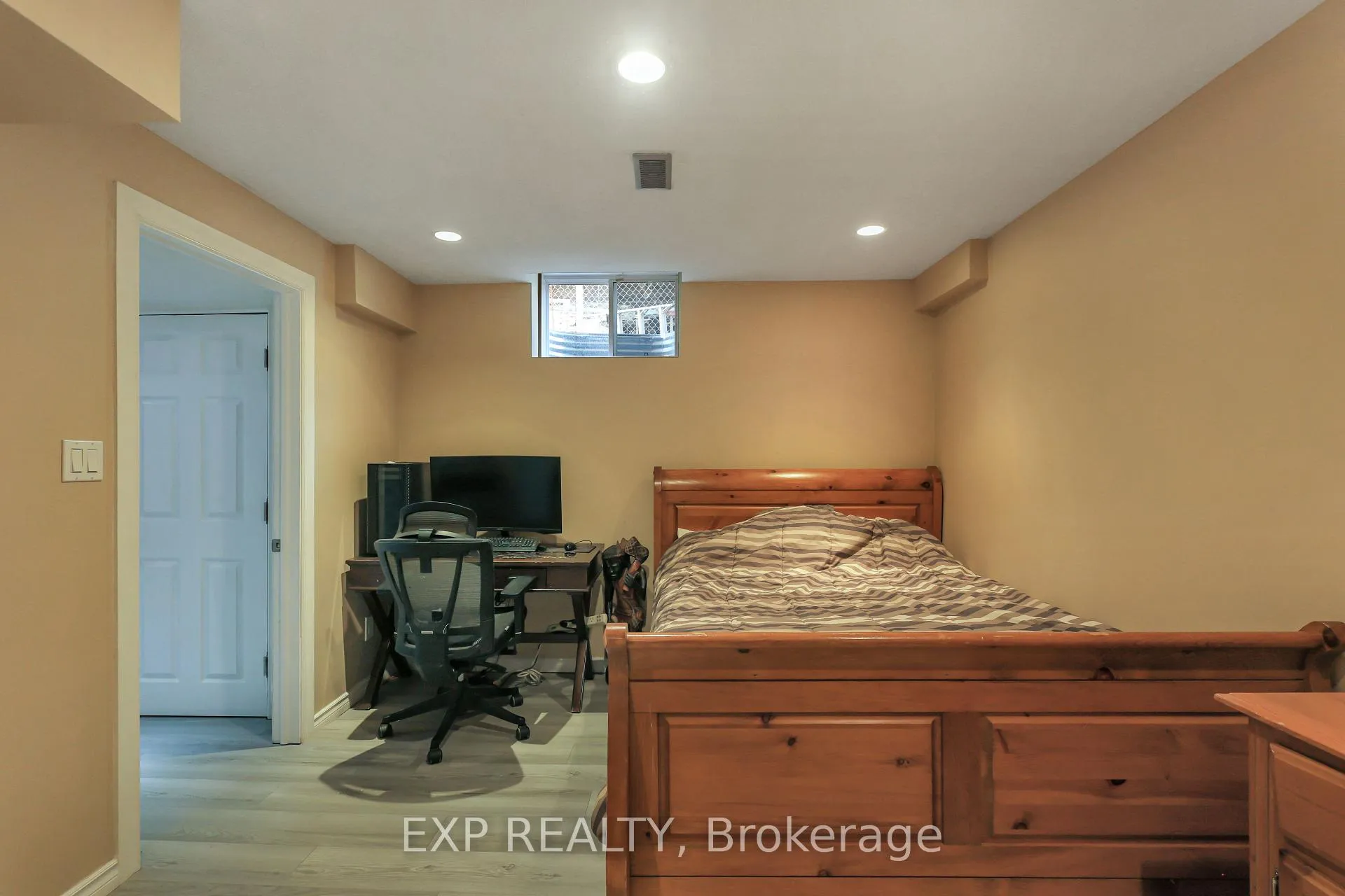 Photo 29 of 254 Rymal Road W, Hamilton, Sheldon — HOMEH