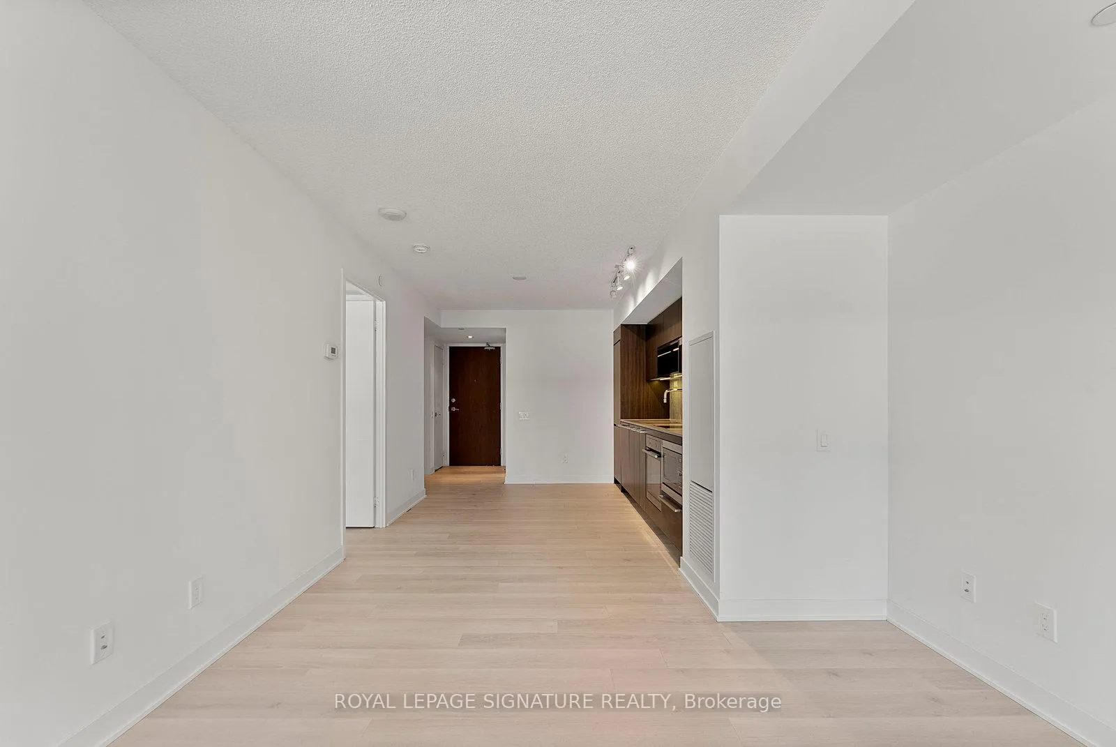 Photo 6 of Unit 508, 80 Queens Wharf Road, Toronto, Waterfront Communities — HOMEH