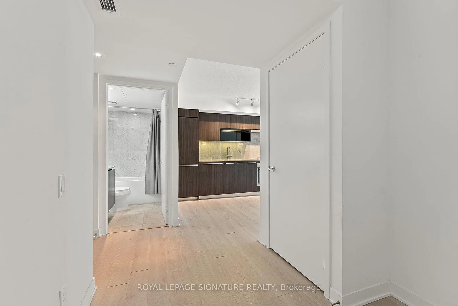 Photo 12 of Unit 508, 80 Queens Wharf Road, Toronto, Waterfront Communities — HOMEH
