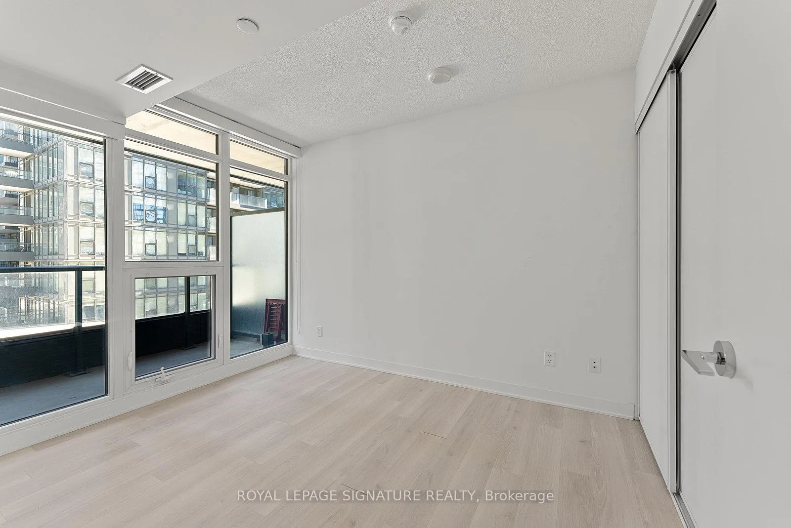 Photo 14 of Unit 508, 80 Queens Wharf Road, Toronto, Waterfront Communities — HOMEH