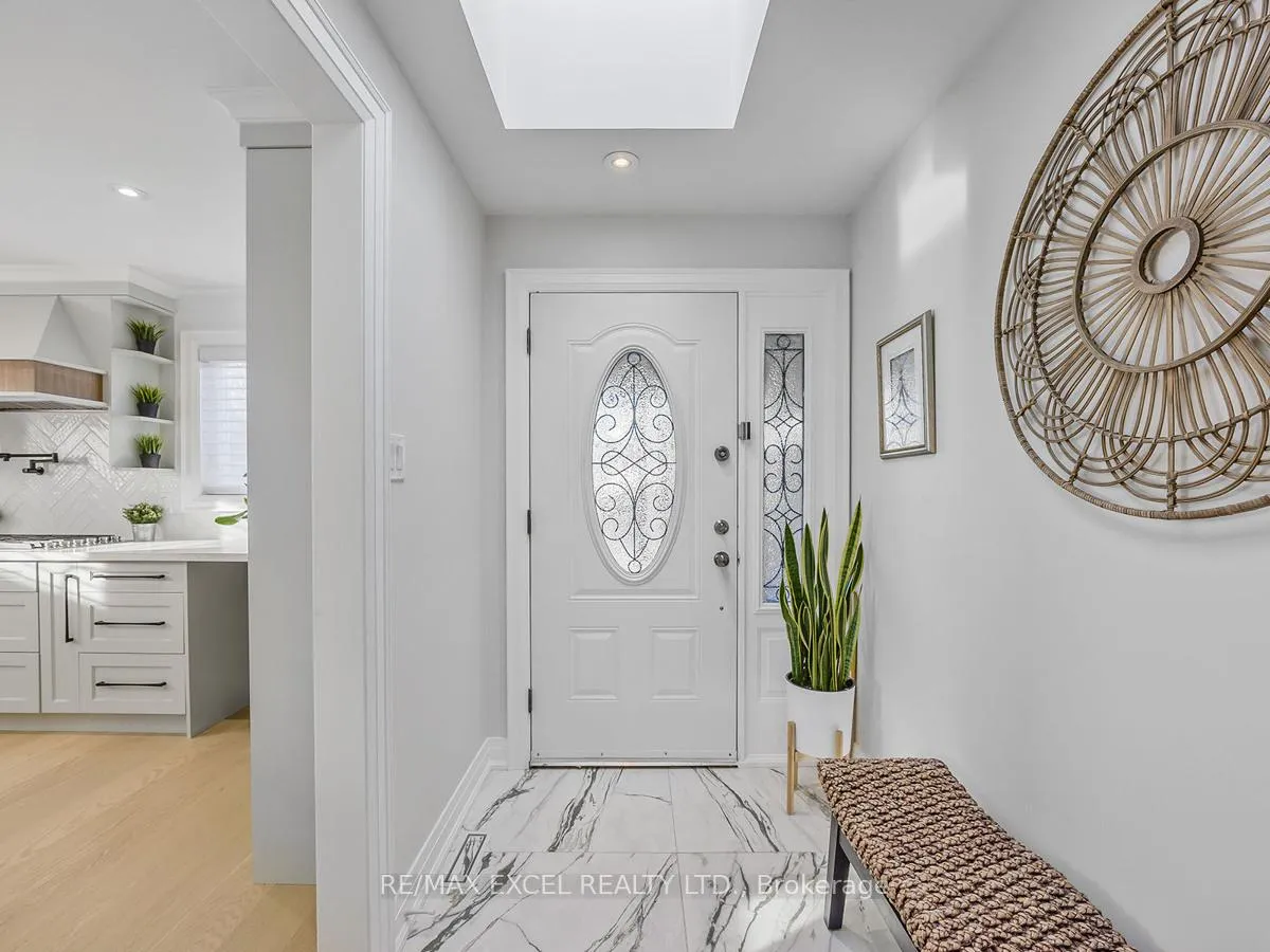 Photo 2 of 7 Heda Court, Whitby, Lynde Creek — HOMEH