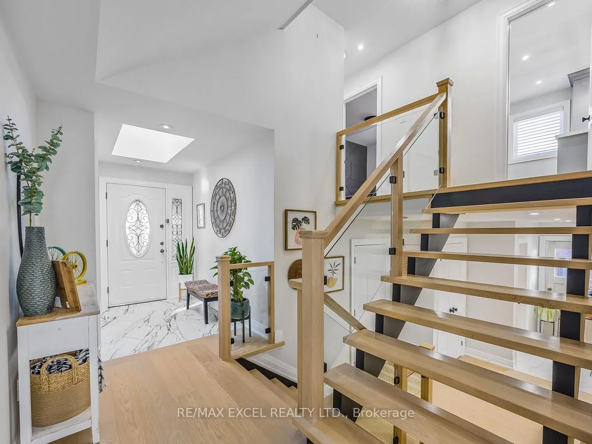 Photo 3 of 7 Heda Court, Whitby, Lynde Creek — HOMEH