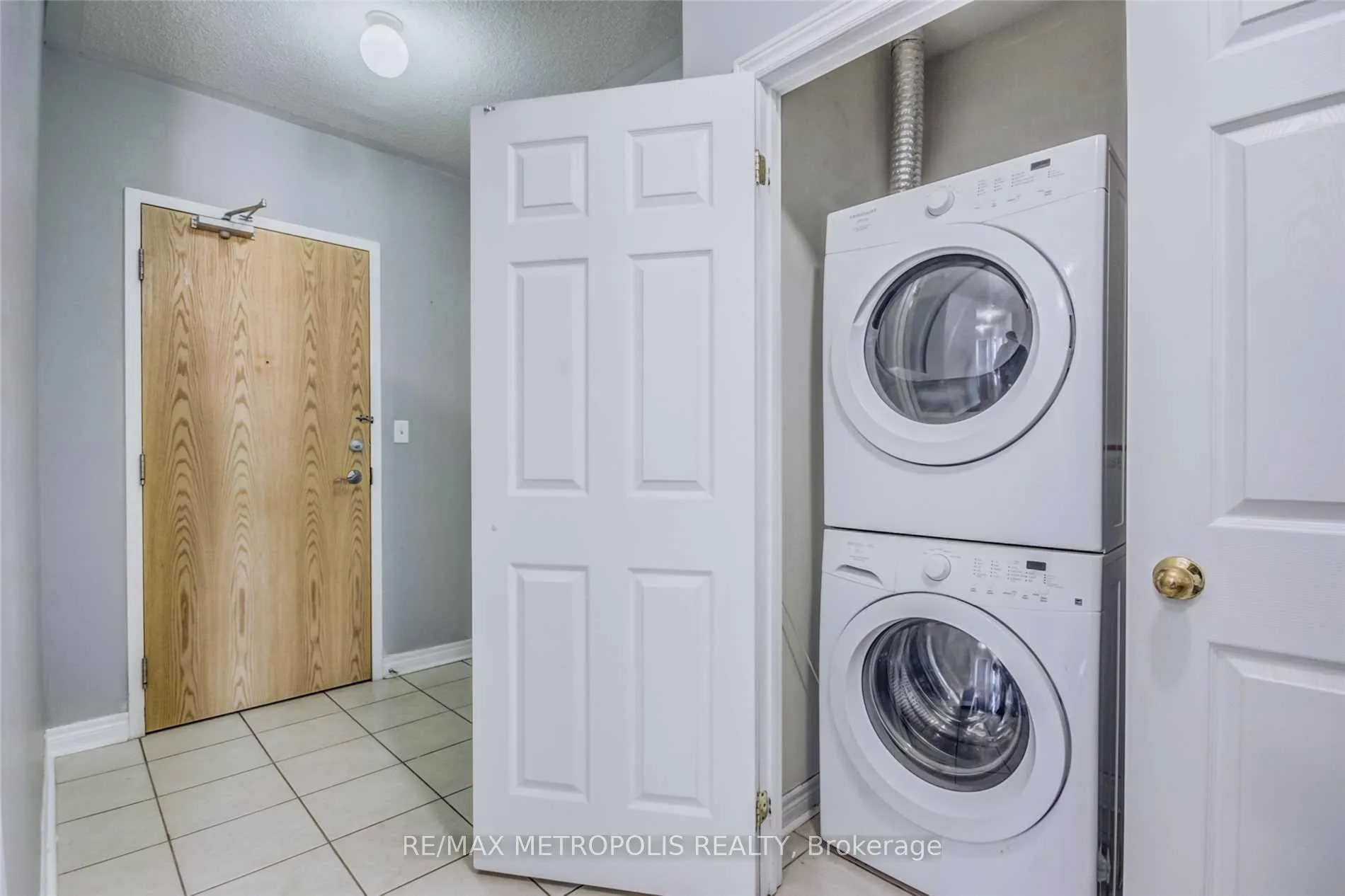 Photo 6 of Unit 310, 7340 Markham Road, Markham, Middlefield — HOMEH