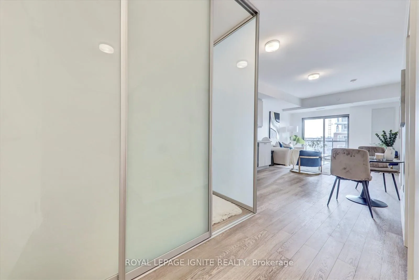 Photo 8 of Unit 410, 55 Clarington Boulevard, Clarington, Bowmanville — HOMEH