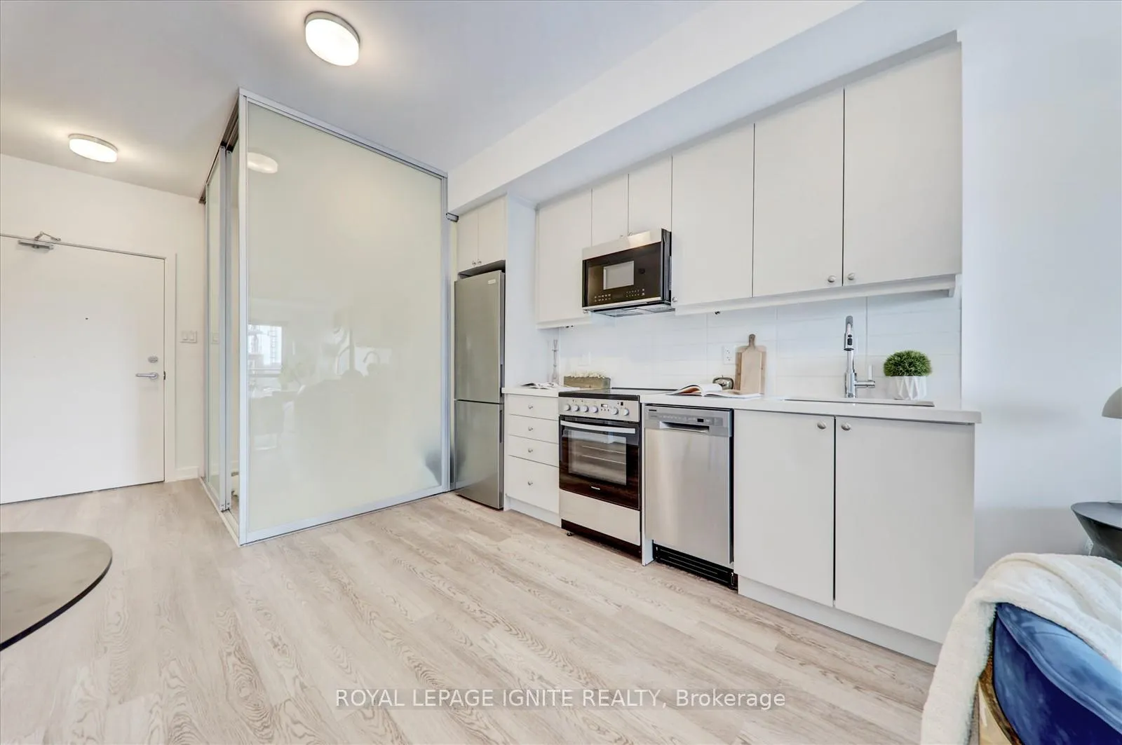 Photo 12 of Unit 410, 55 Clarington Boulevard, Clarington, Bowmanville — HOMEH