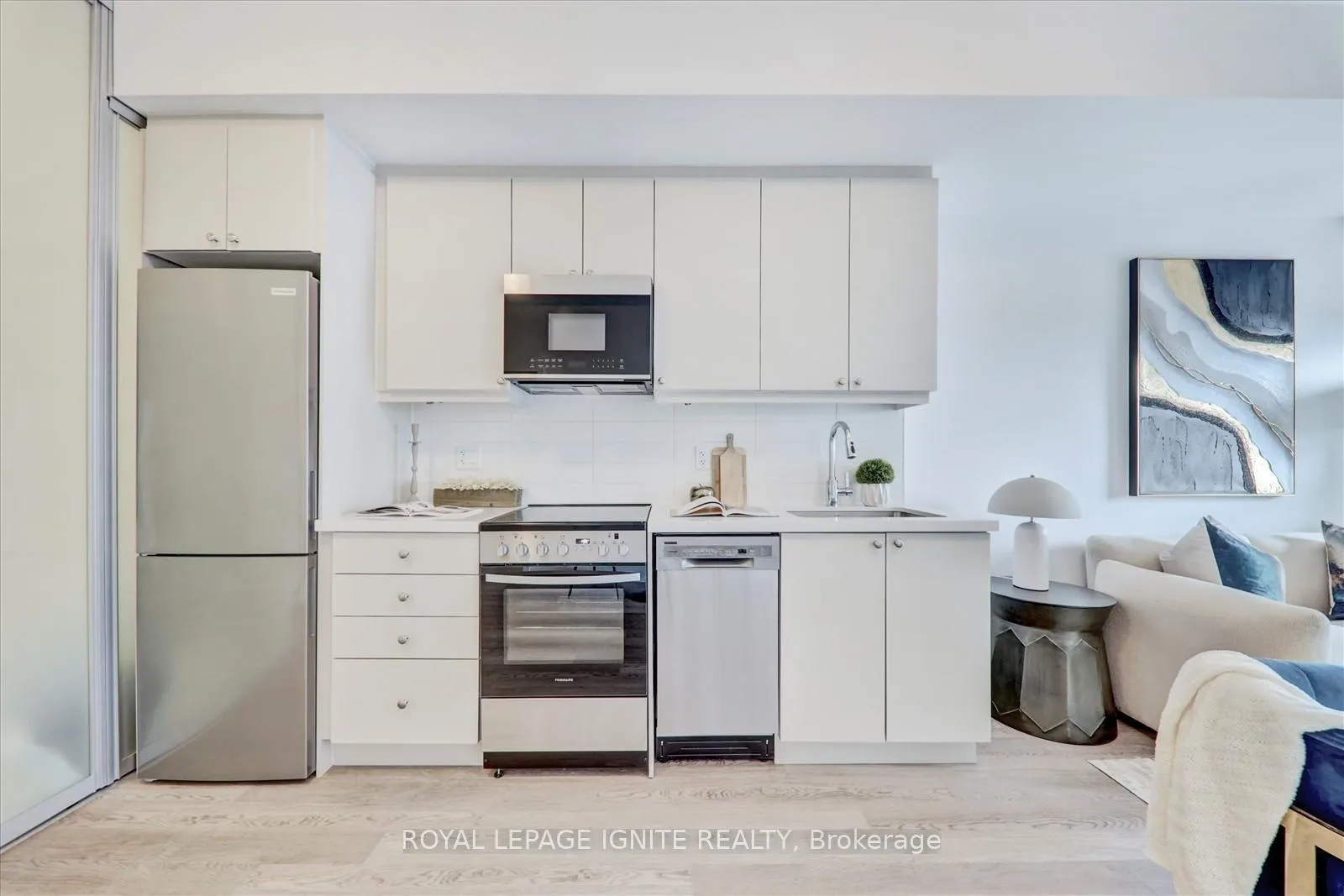 Photo 13 of Unit 410, 55 Clarington Boulevard, Clarington, Bowmanville — HOMEH