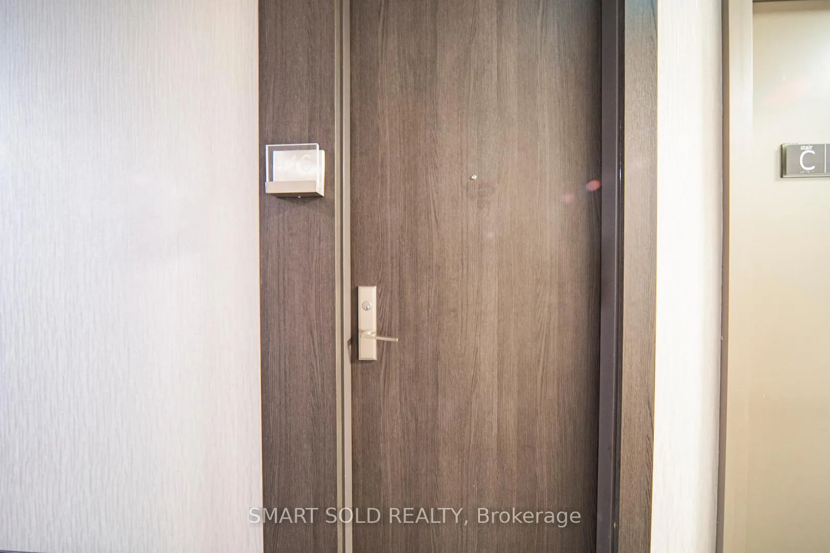 Photo 5 of Unit 916, 15 Water Walk Dr, Markham, Unionville — HOMEH