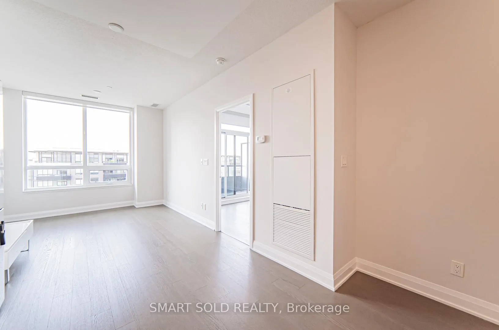 Photo 14 of Unit 916, 15 Water Walk Dr, Markham, Unionville — HOMEH