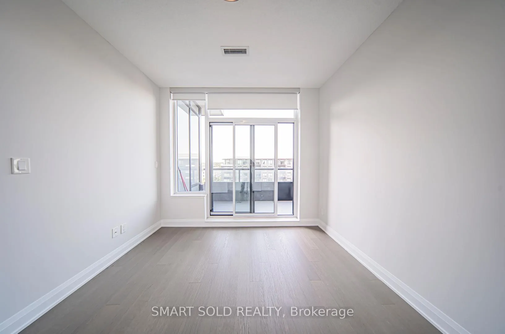 Photo 19 of Unit 916, 15 Water Walk Dr, Markham, Unionville — HOMEH