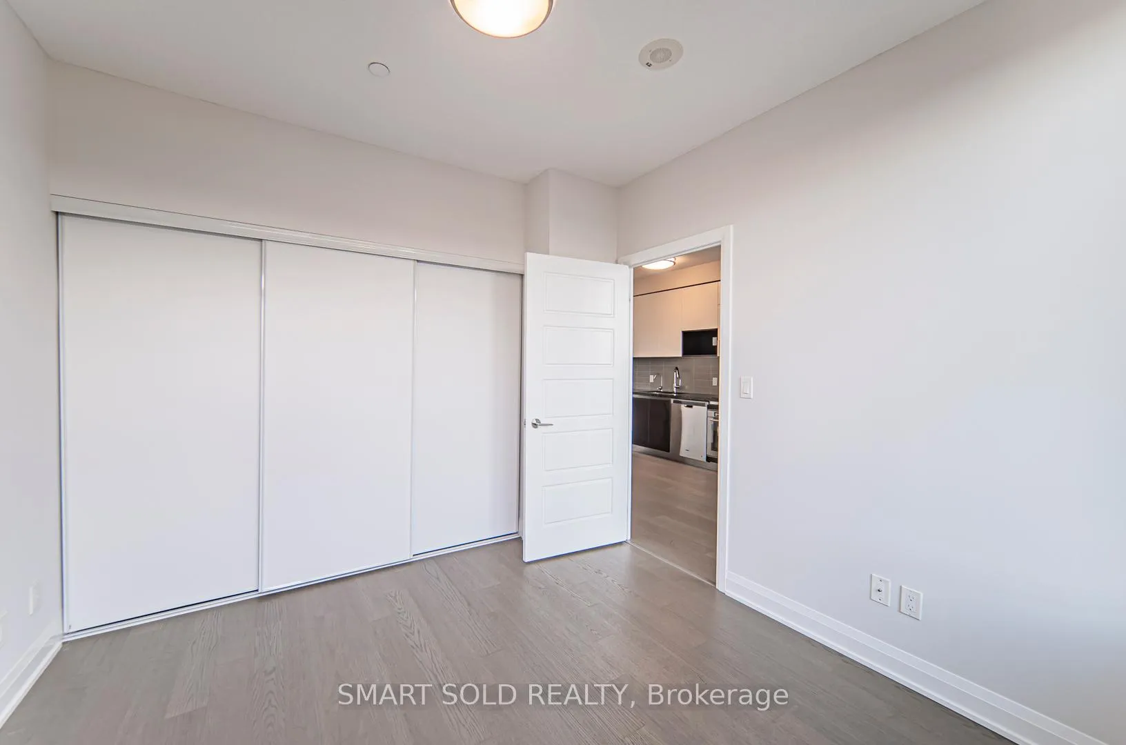 Photo 21 of Unit 916, 15 Water Walk Dr, Markham, Unionville — HOMEH