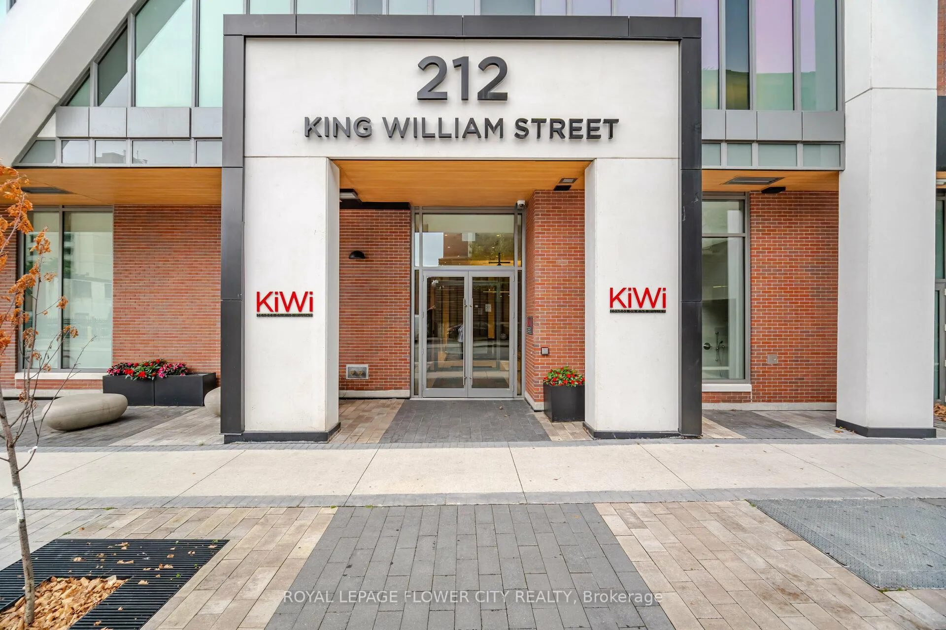 Photo 2 of Unit 604, 212 King William Street, Hamilton, Beasley — HOMEH