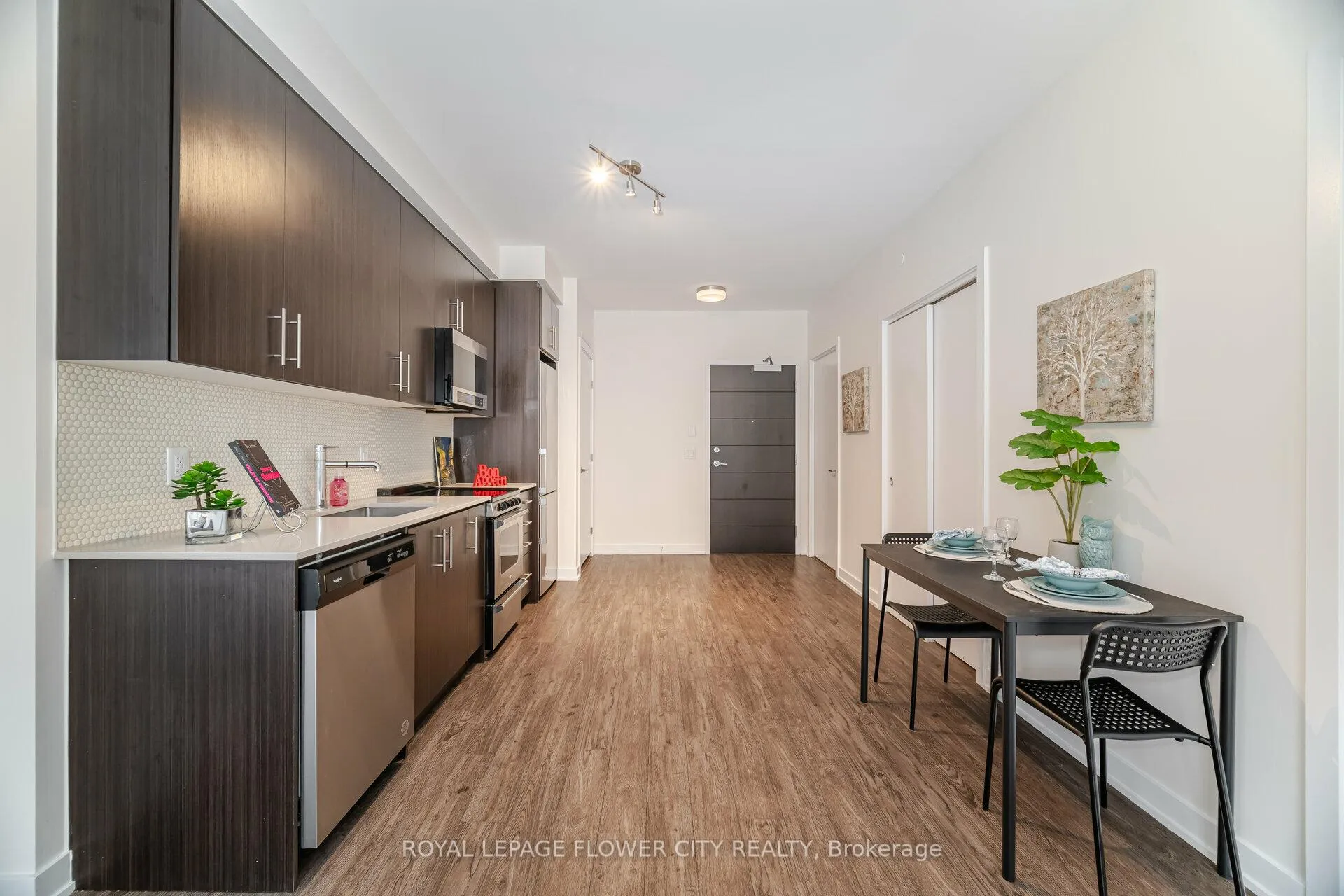 Photo 8 of Unit 604, 212 King William Street, Hamilton, Beasley — HOMEH