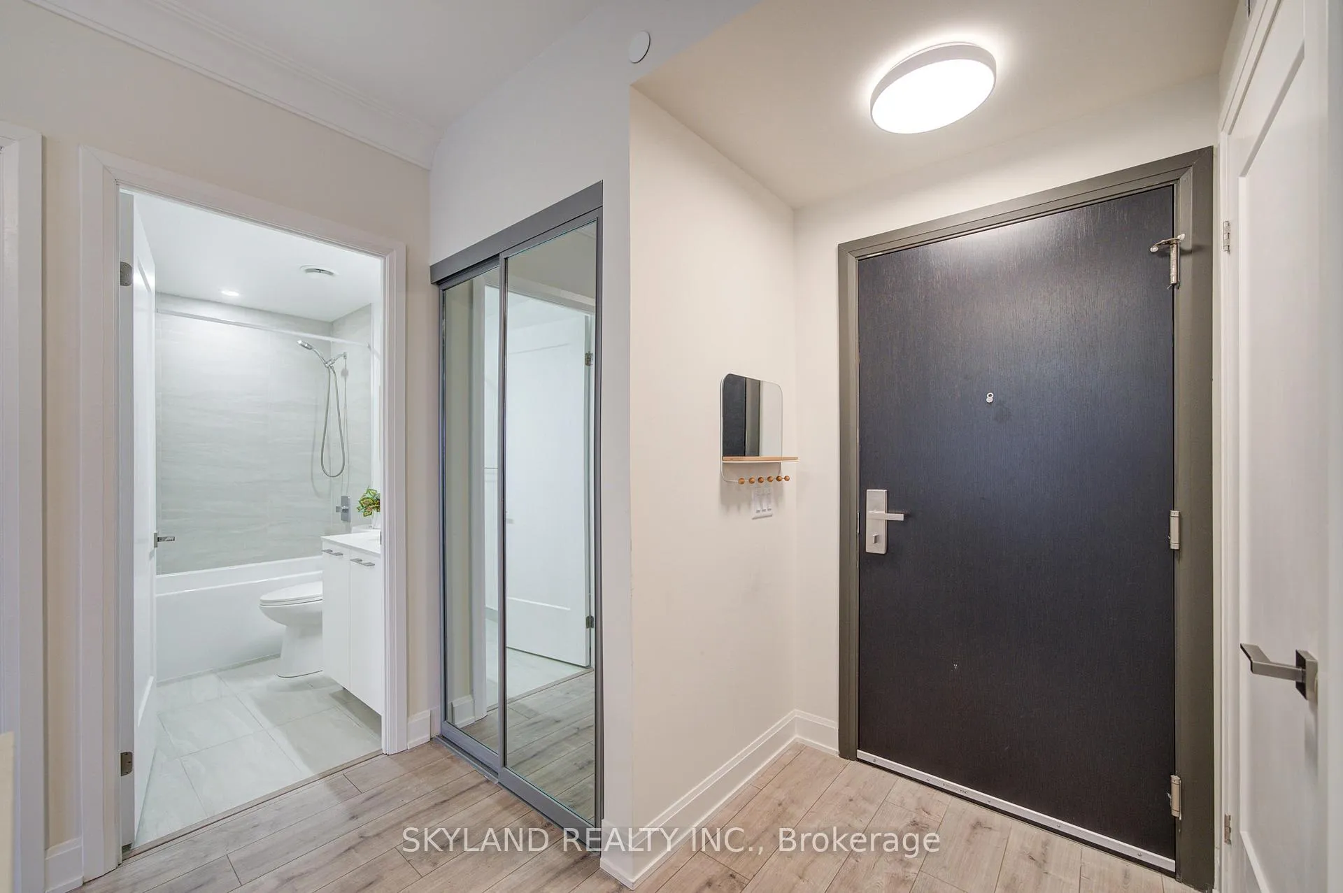 Photo 8 of Unit 708, 8 Water Walk Drive, Markham, Unionville — HOMEH