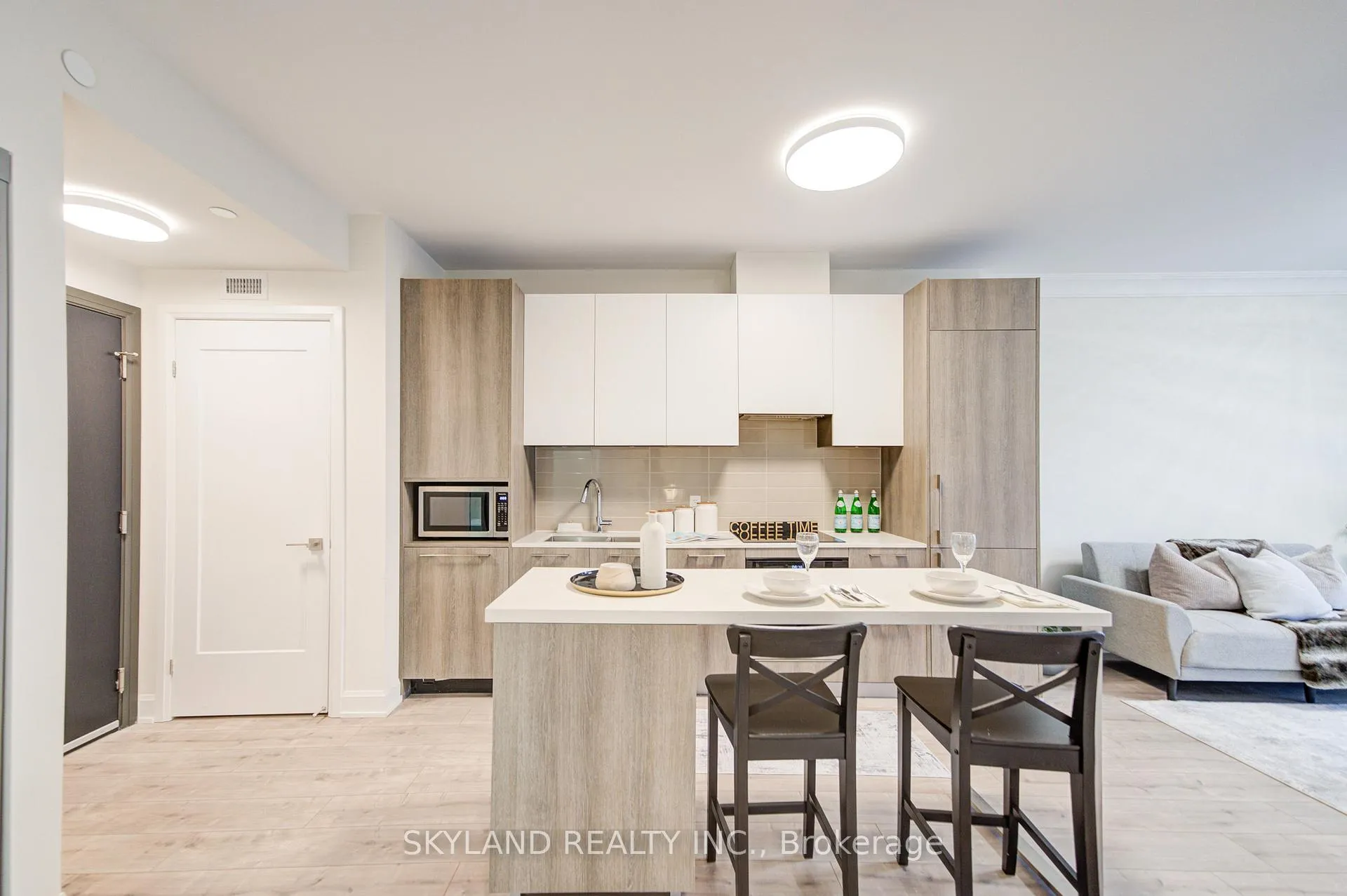 Photo 11 of Unit 708, 8 Water Walk Drive, Markham, Unionville — HOMEH