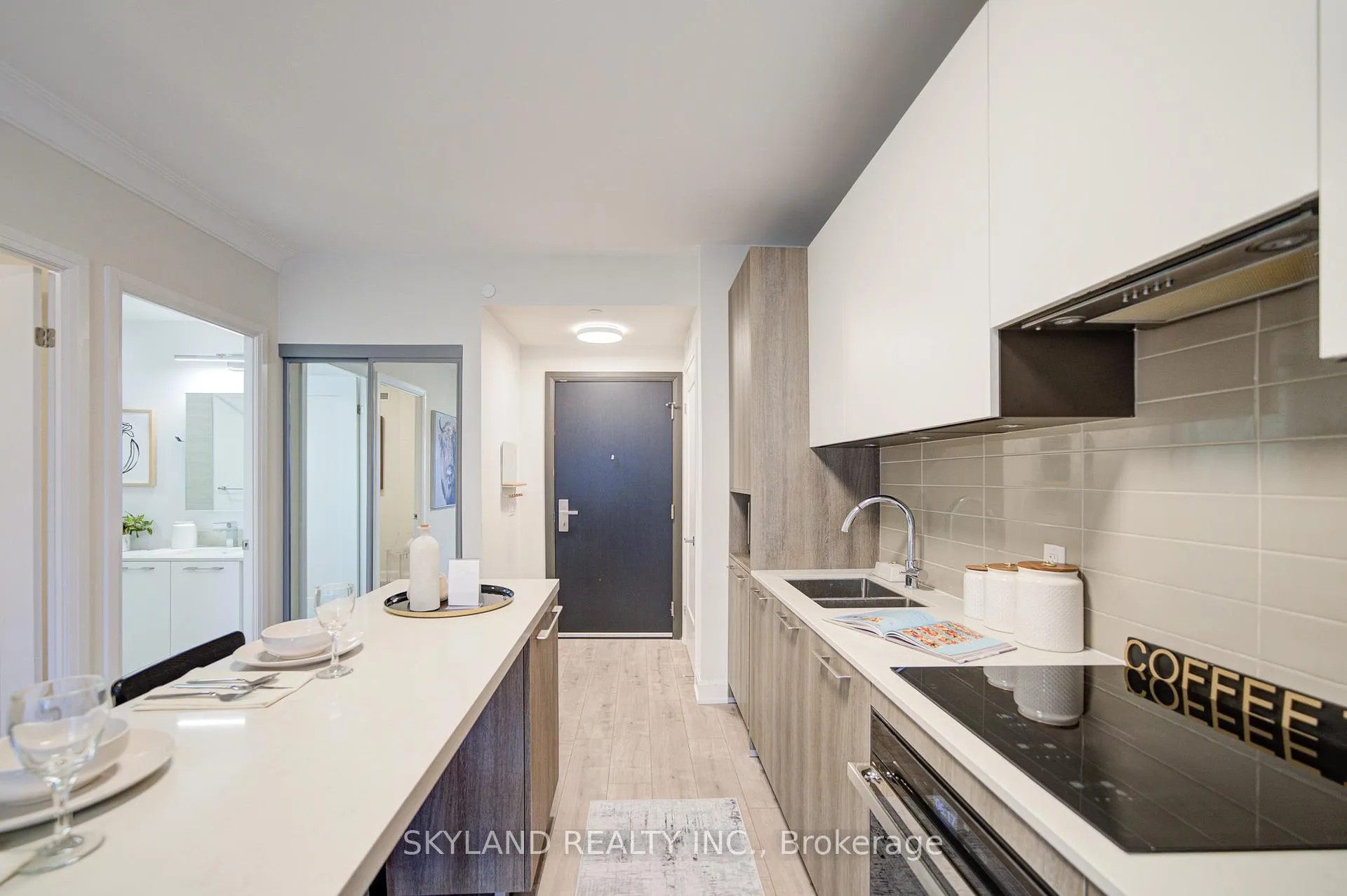 Photo 13 of Unit 708, 8 Water Walk Drive, Markham, Unionville — HOMEH
