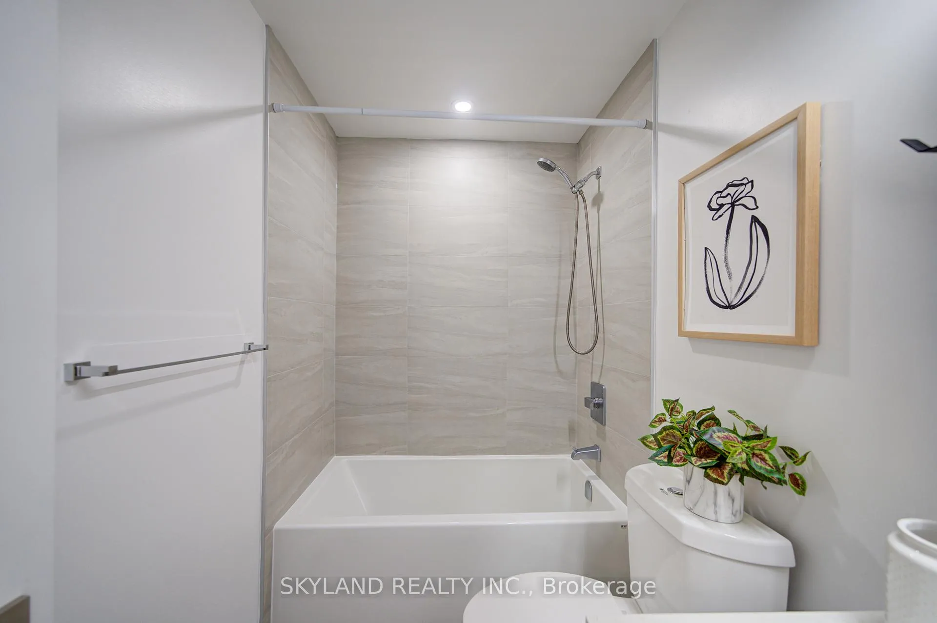 Photo 27 of Unit 708, 8 Water Walk Drive, Markham, Unionville — HOMEH