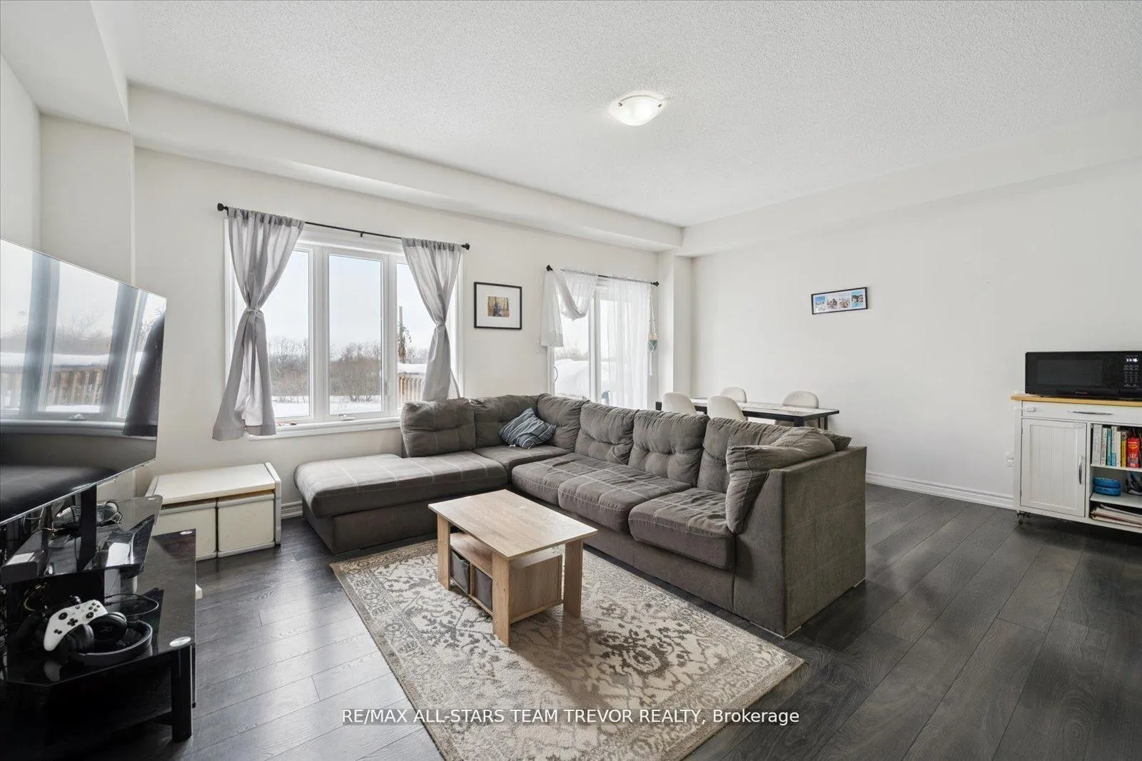 Photo 3 of 1265 Harrington Street, Innisfil, Lefroy — HOMEH