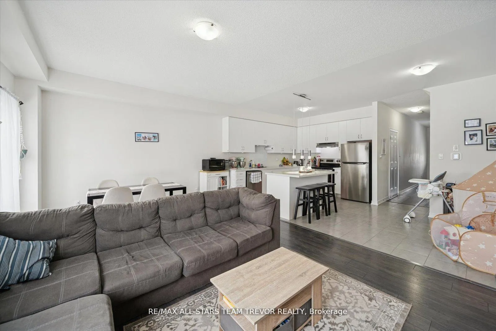 Photo 4 of 1265 Harrington Street, Innisfil, Lefroy — HOMEH