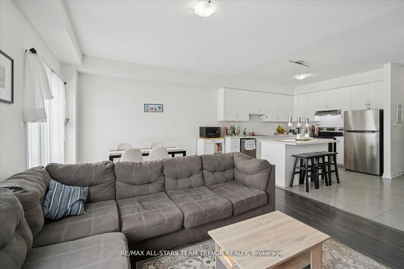 Photo 5 of 1265 Harrington Street, Innisfil, Lefroy — HOMEH