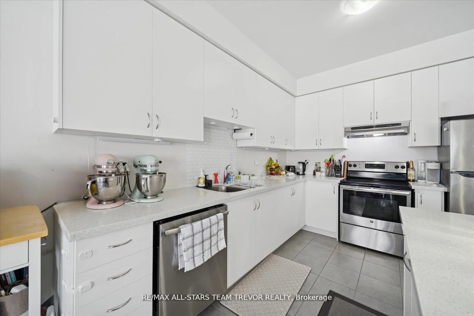 Photo 12 of 1265 Harrington Street, Innisfil, Lefroy — HOMEH