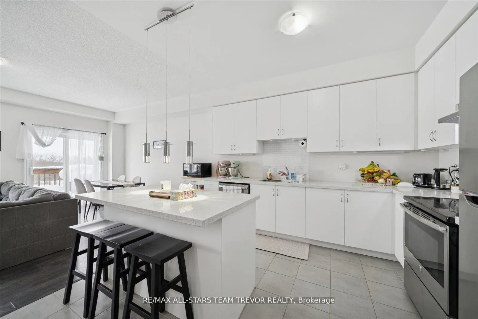 Photo 13 of 1265 Harrington Street, Innisfil, Lefroy — HOMEH