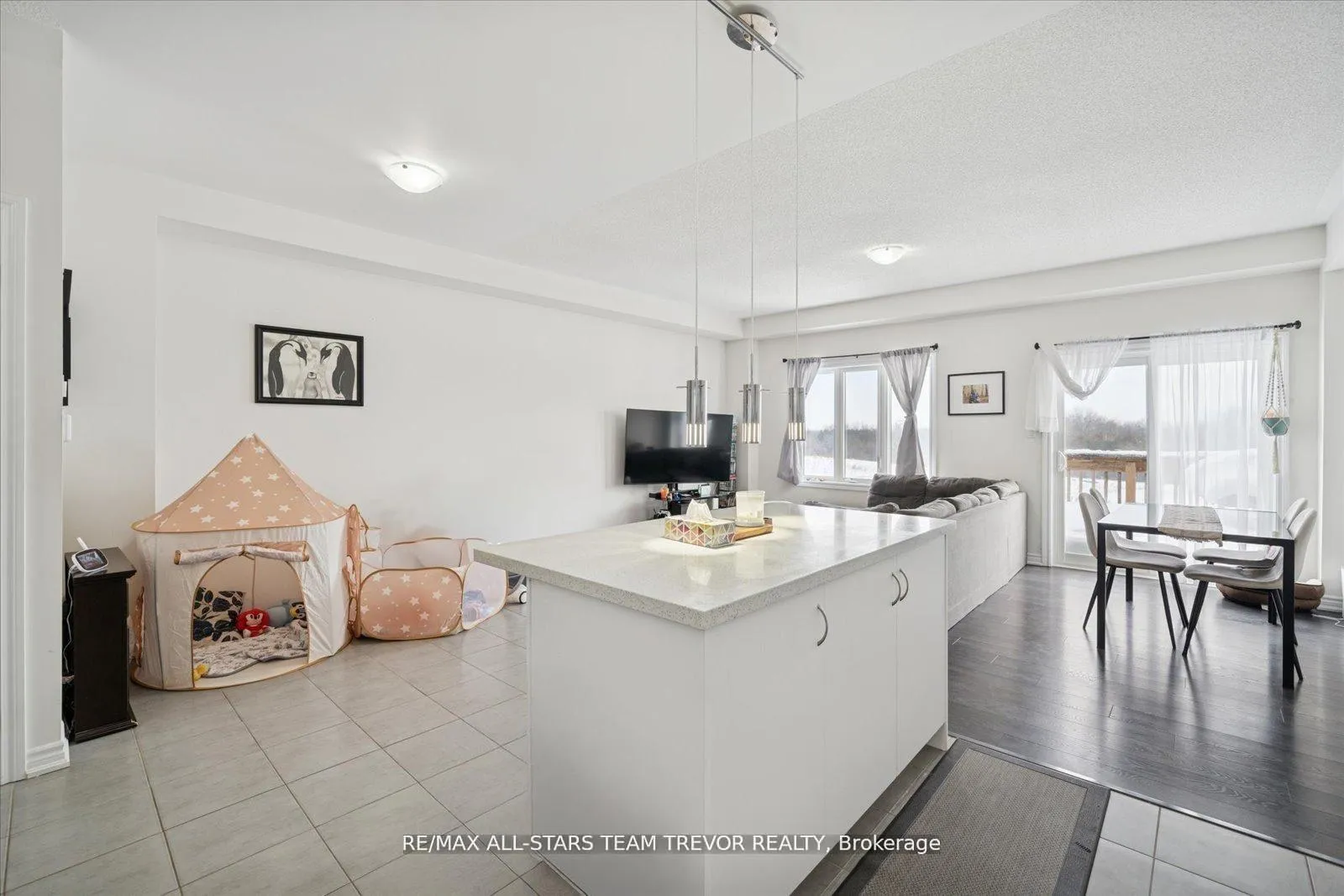 Photo 15 of 1265 Harrington Street, Innisfil, Lefroy — HOMEH