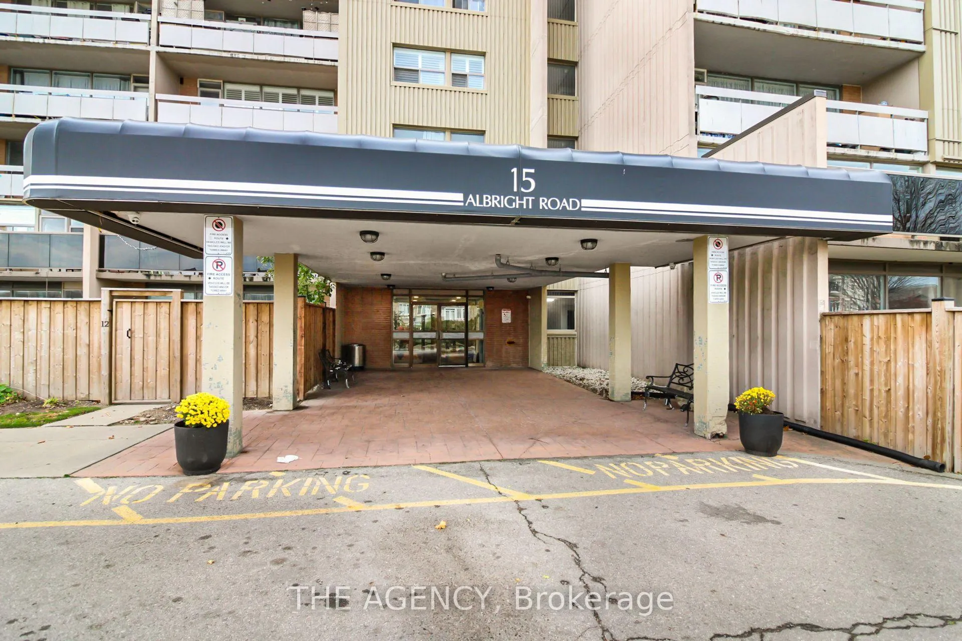 Photo 2 of Unit 507, 15 Albright Road, Hamilton, Vincent — HOMEH