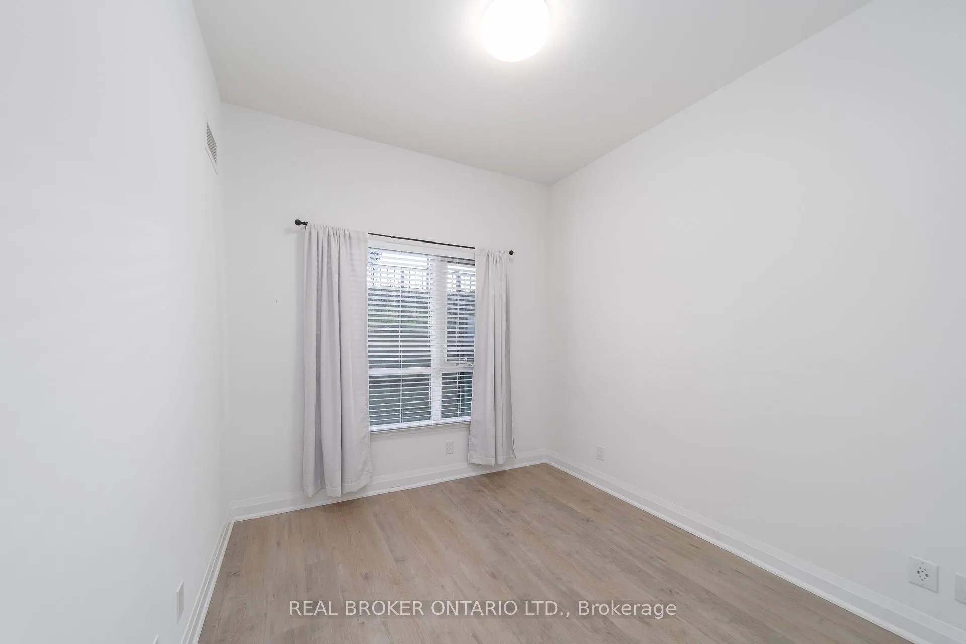Photo 11 of Unit 108, 58 Lakeside Terrace, Barrie, Little Lake — HOMEH