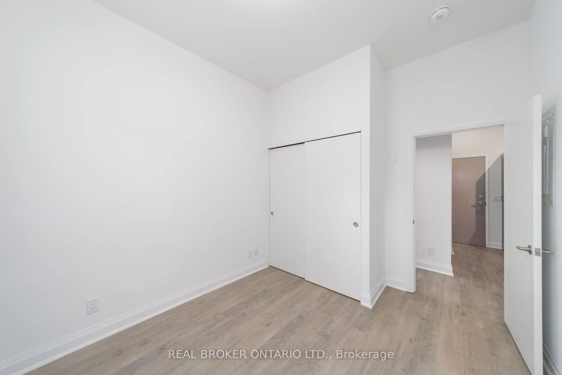 Photo 12 of Unit 108, 58 Lakeside Terrace, Barrie, Little Lake — HOMEH