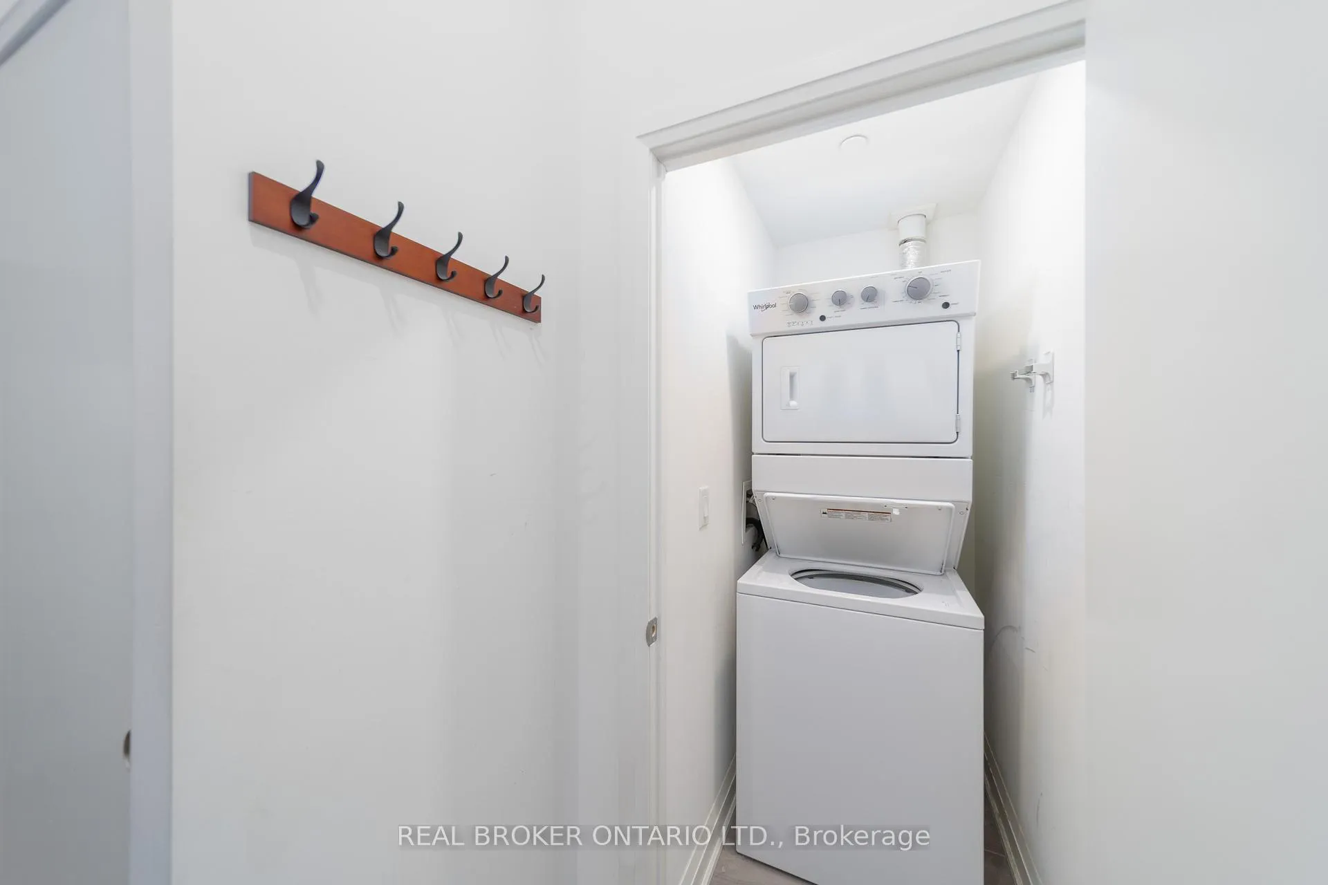 Photo 13 of Unit 108, 58 Lakeside Terrace, Barrie, Little Lake — HOMEH