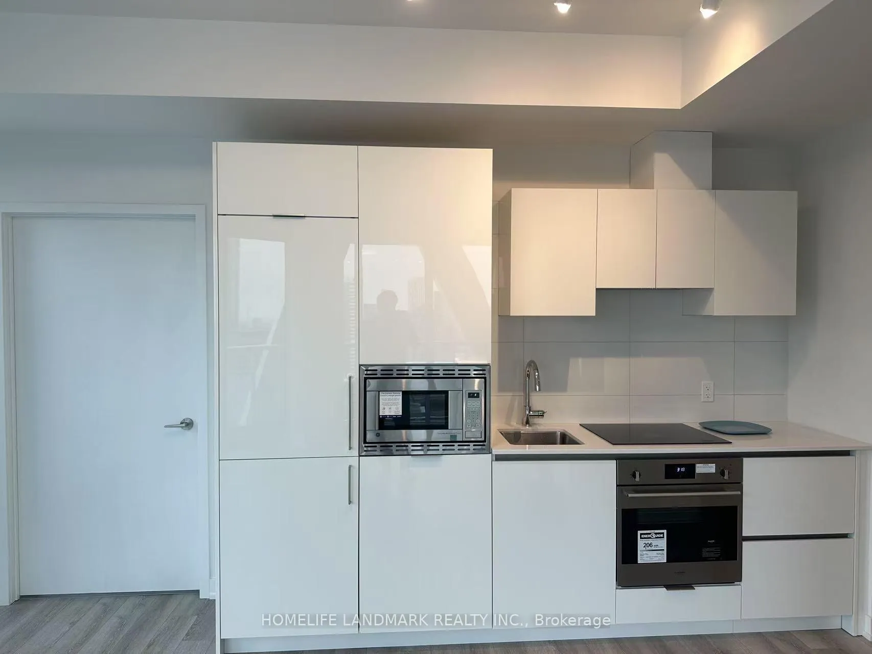 Photo 2 of Unit 3513, 230 Simcoe Street, Toronto, Kensington-Chinatown — HOMEH