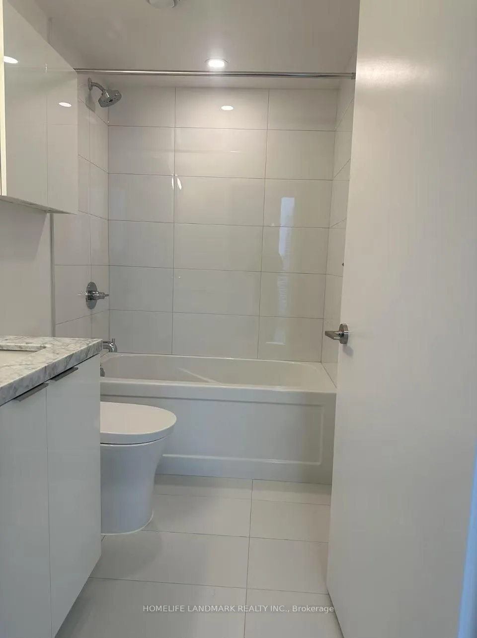 Photo 4 of Unit 3513, 230 Simcoe Street, Toronto, Kensington-Chinatown — HOMEH