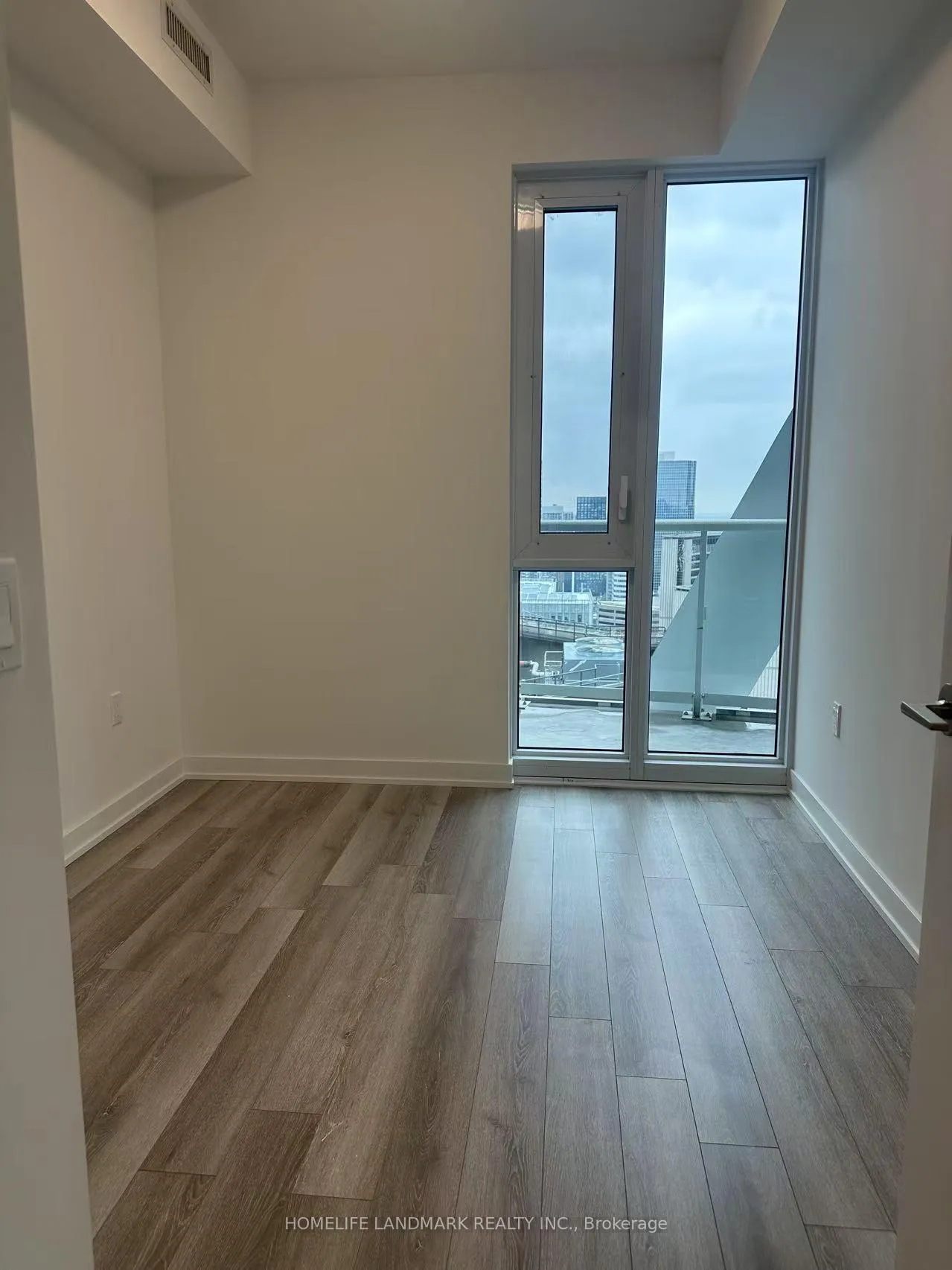 Photo 6 of Unit 3513, 230 Simcoe Street, Toronto, Kensington-Chinatown — HOMEH