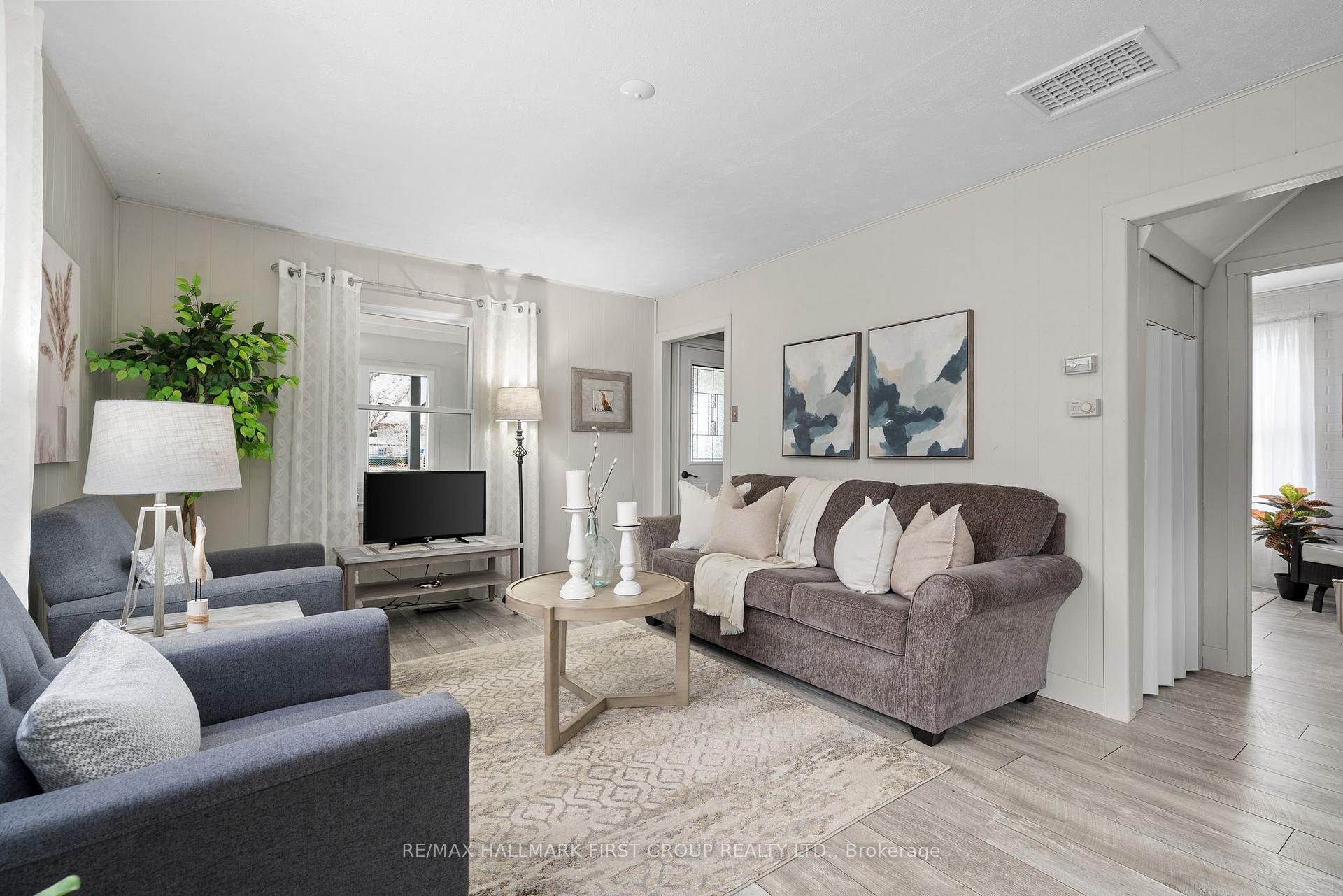 Photo 9 of 142 Burnham Street, Cobourg — HOMEH