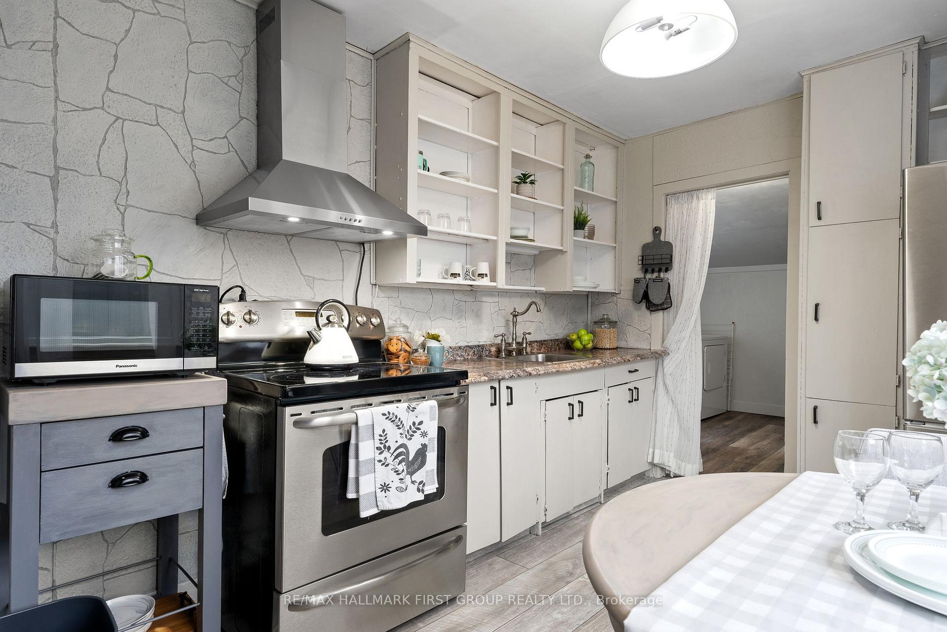 Photo 11 of 142 Burnham Street, Cobourg — HOMEH